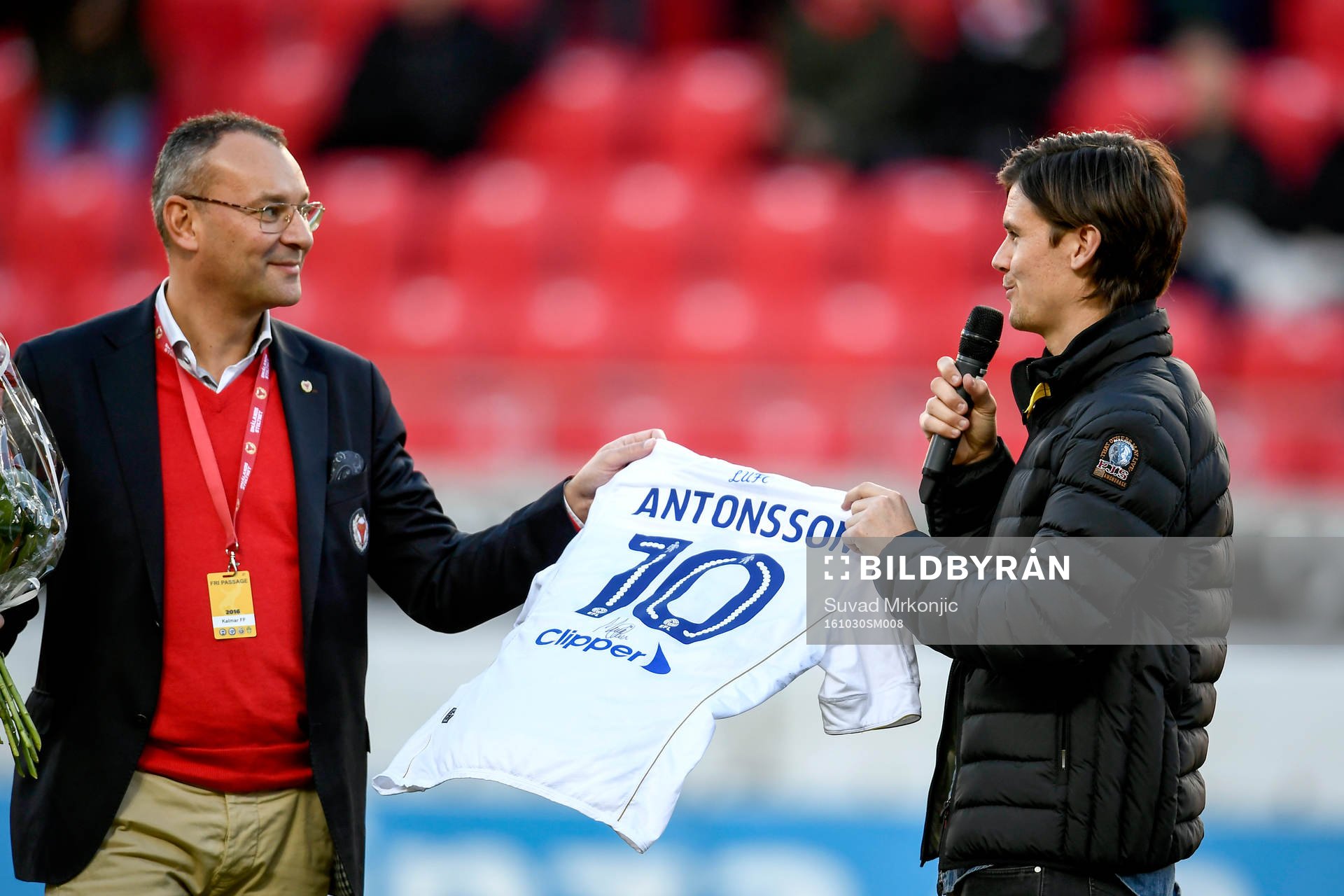 Marcus Antonsson tackas av