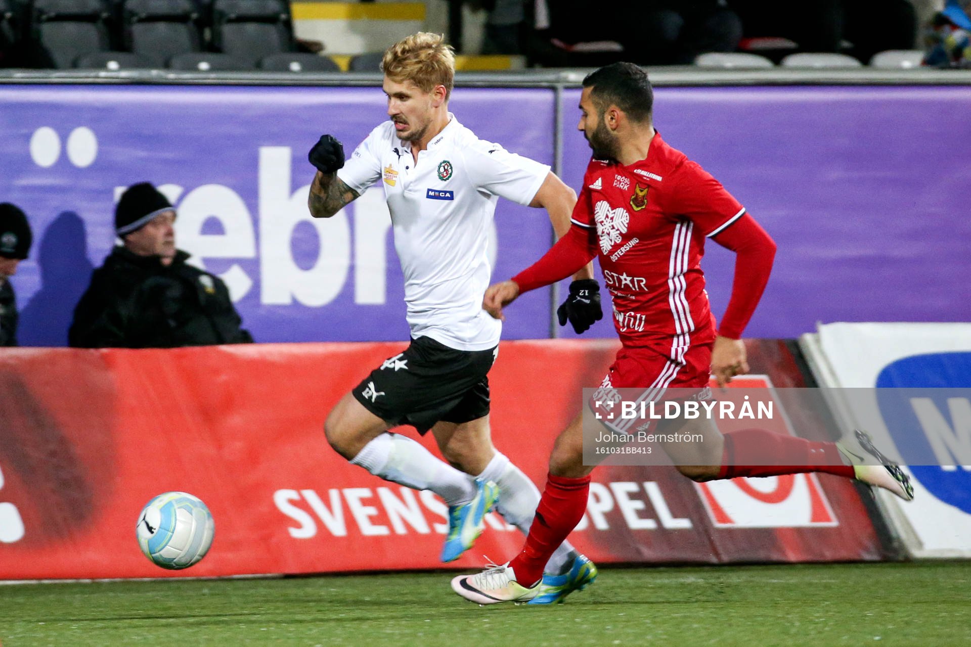 Örebros Daniel Björnqvist och Östersunds Saman Ghoddos
