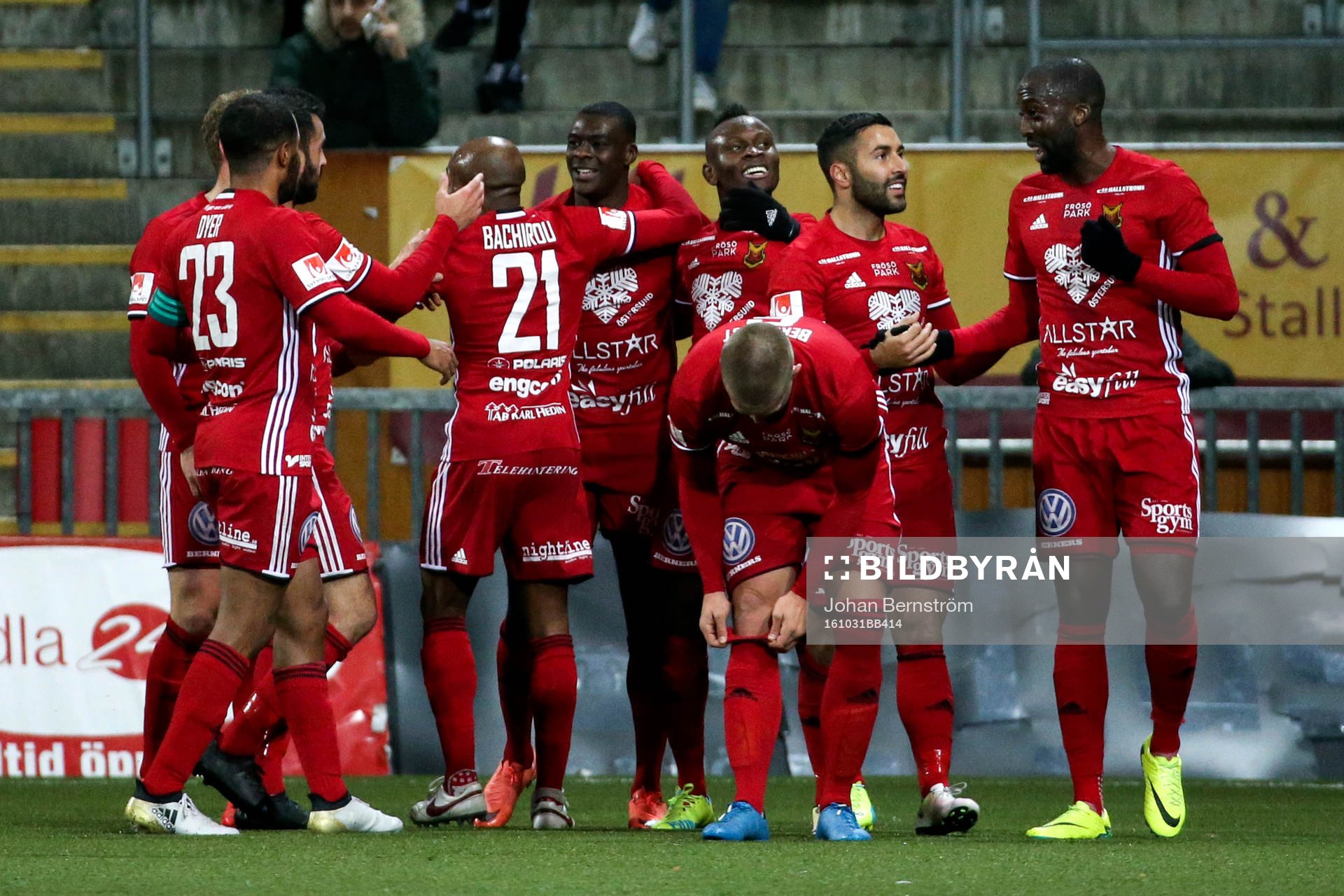 Östersunds Ken Sema jublar