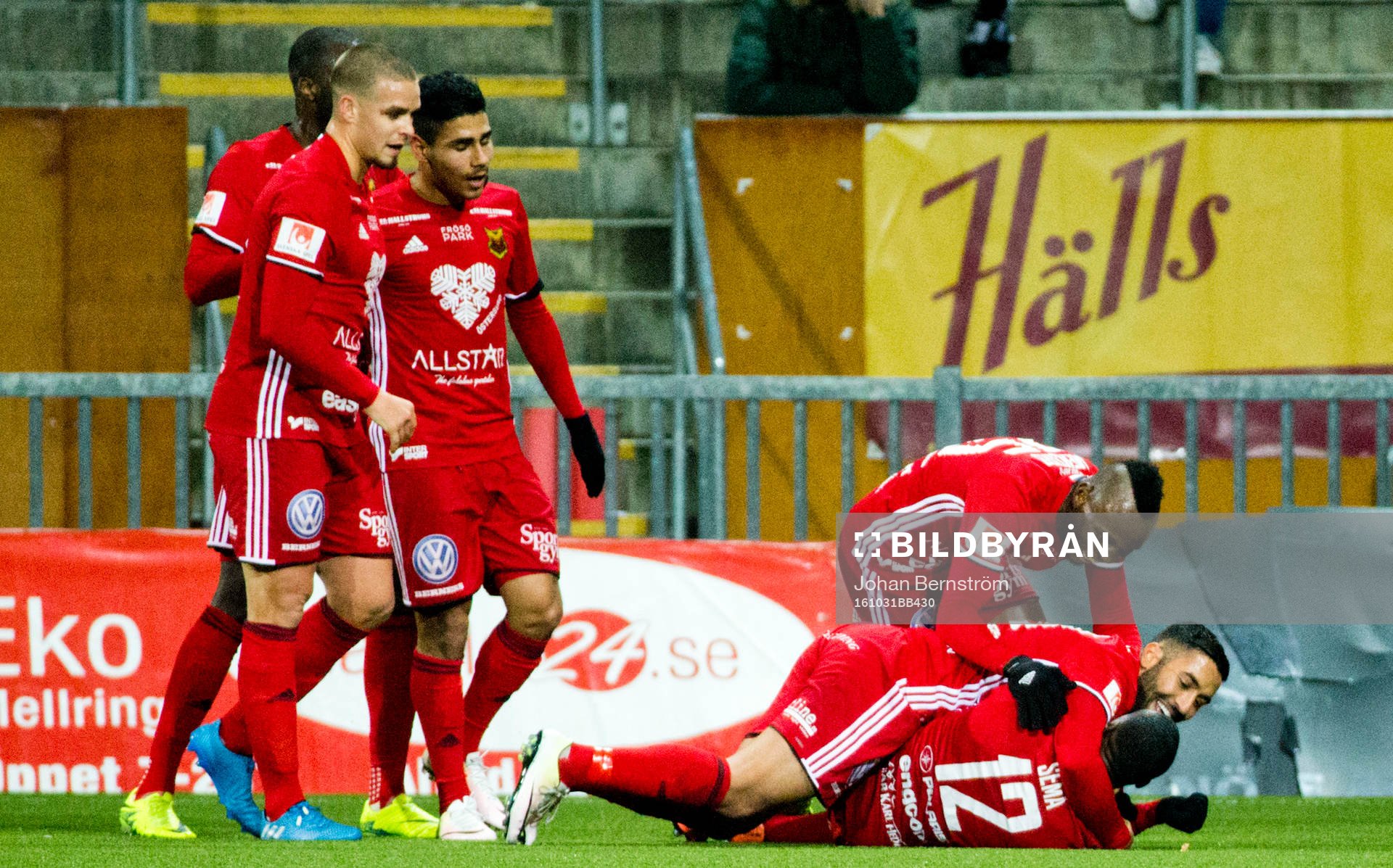 Östersunds Ken Sema jublar