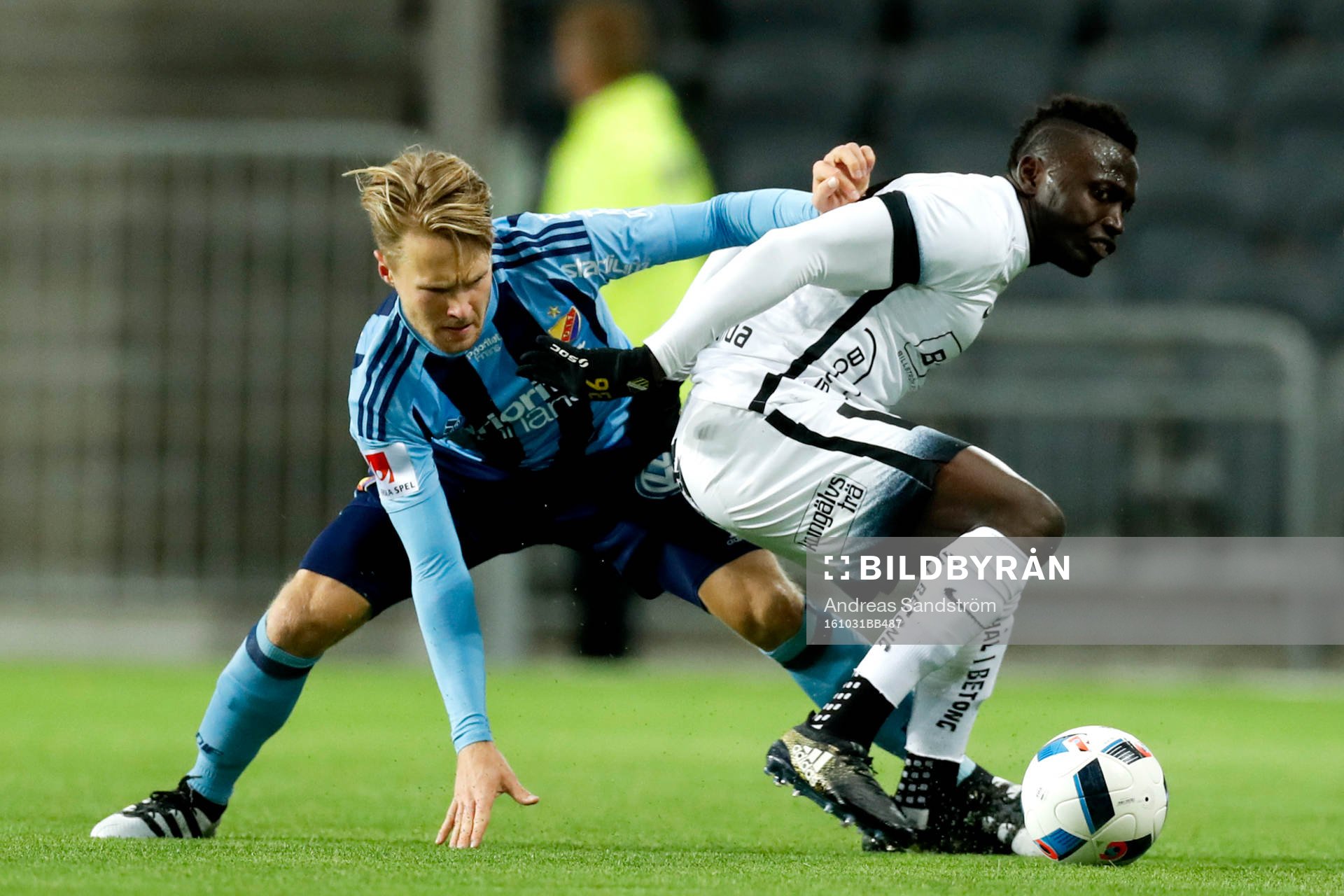 Häckens Alhassan Kamara och Djurgårdens Jacob Une Larsson