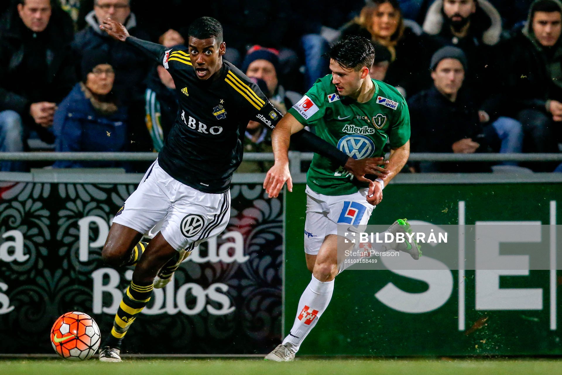 s Alexander Isak och Jönköpings Jonathan Tamimi