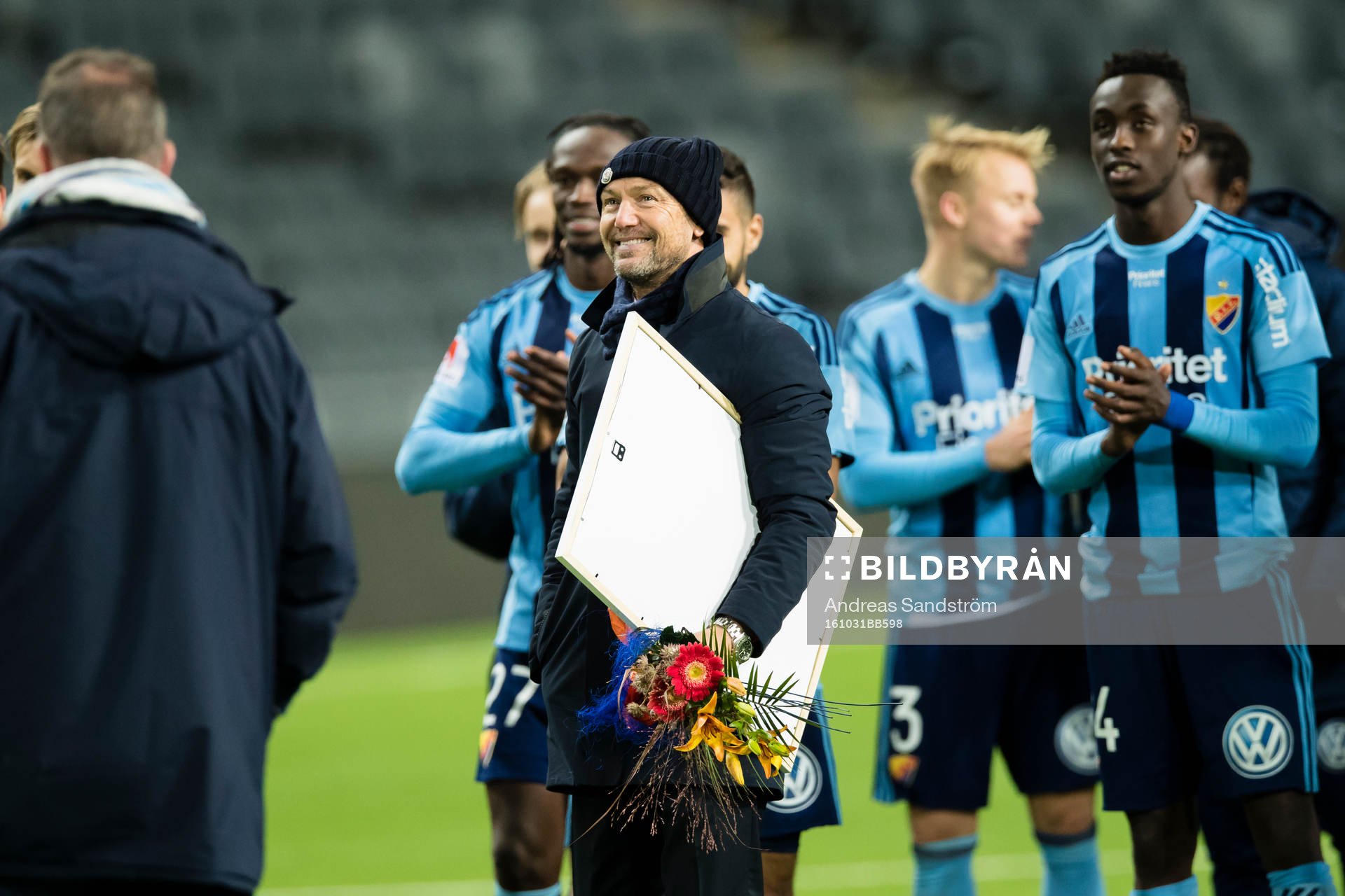Djurgårdens tränare Mark Dempsey avtackas