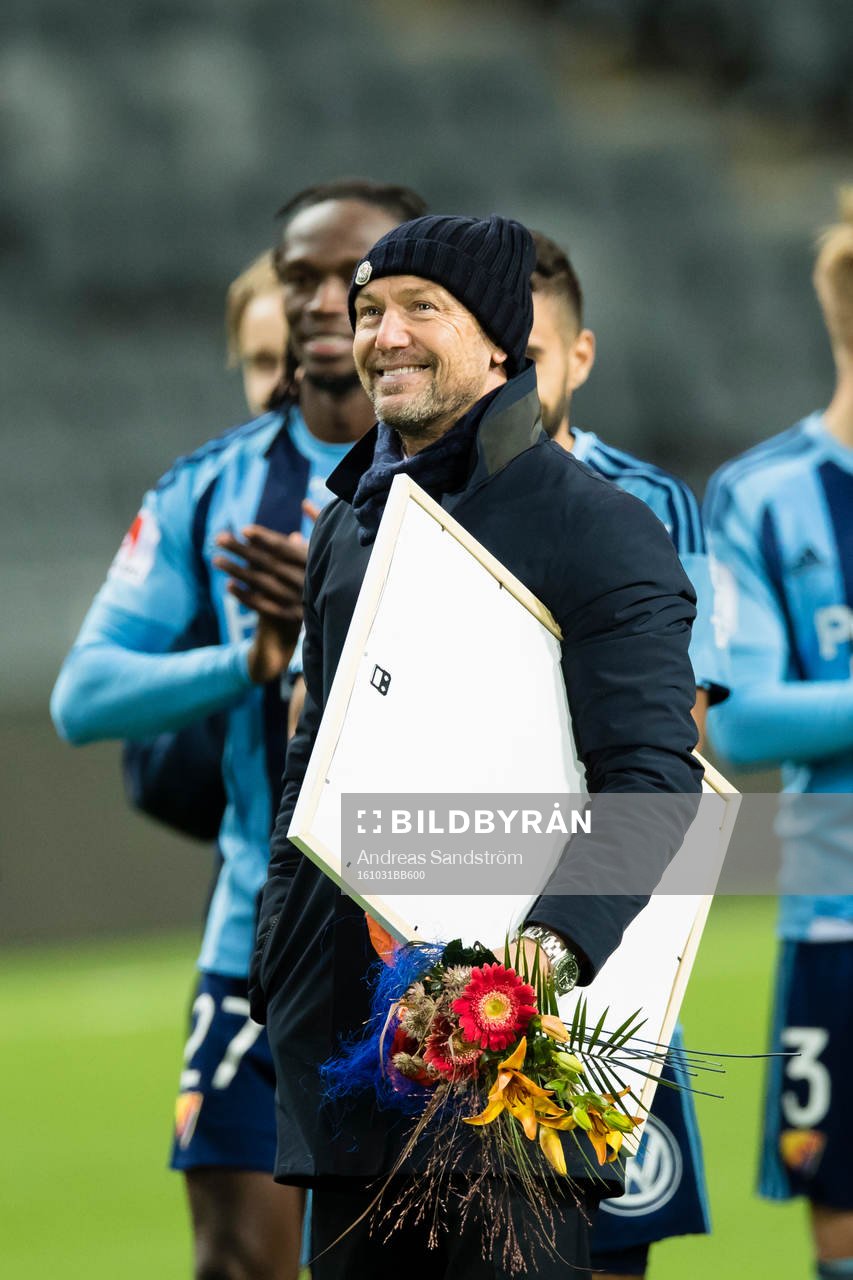 Djurgårdens tränare Mark Dempsey avtackas