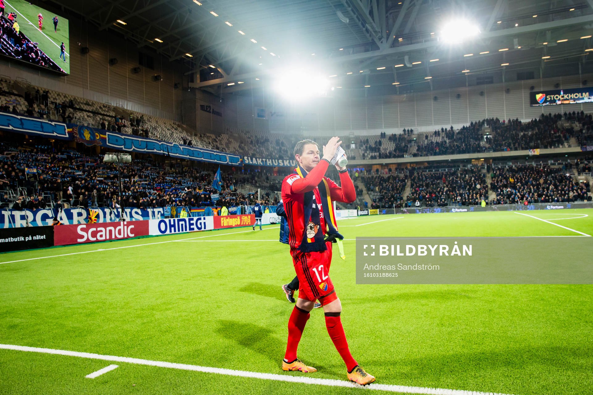 Djurgårdens målvakt Kenneth Høie avtackas och tackar