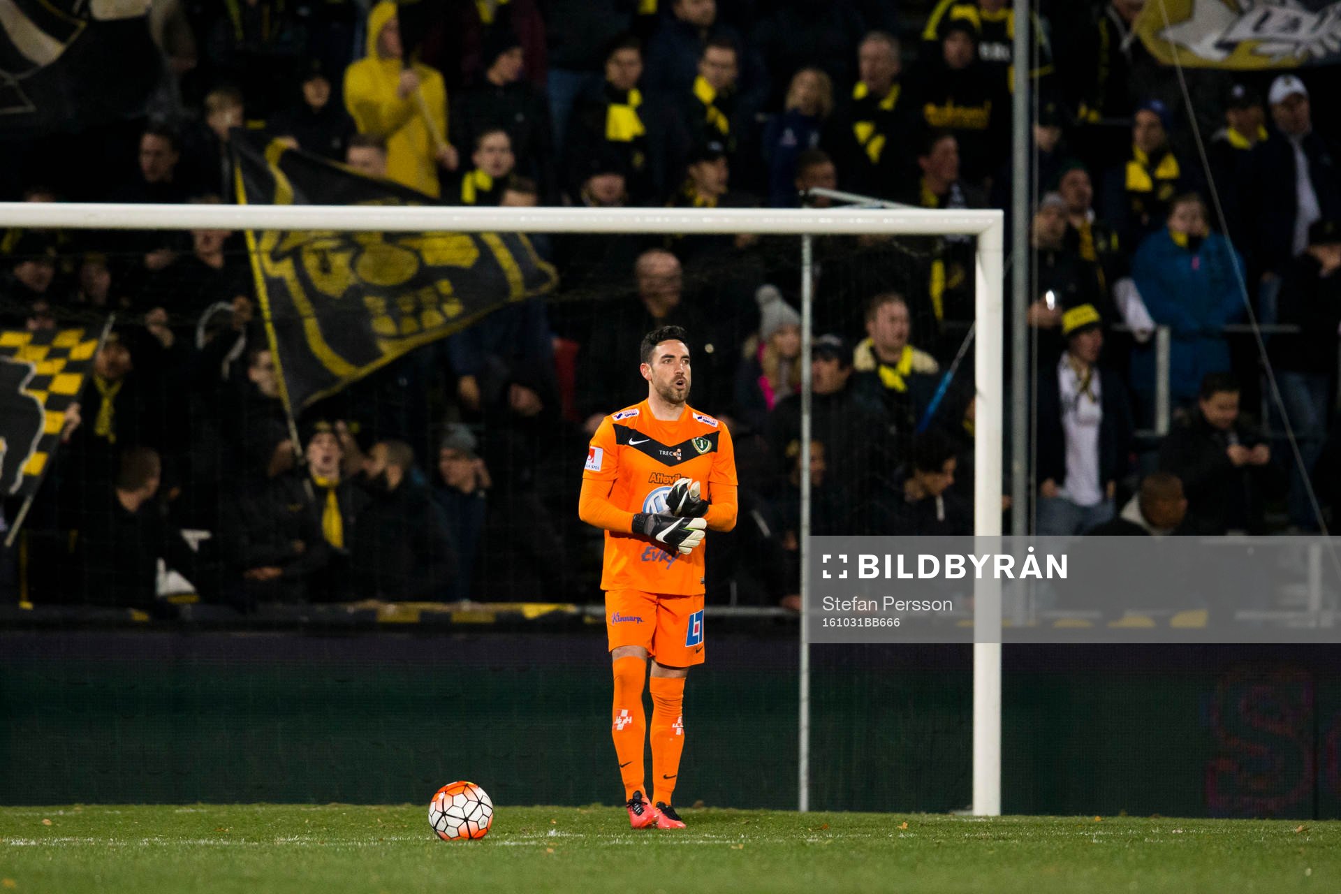 Jönköpings Sergio Calatayud Lebron under fotbollsmatchen i Allsvenskan mellan Jönköping och AIK den 31 oktober 2016 i Jönköping. 