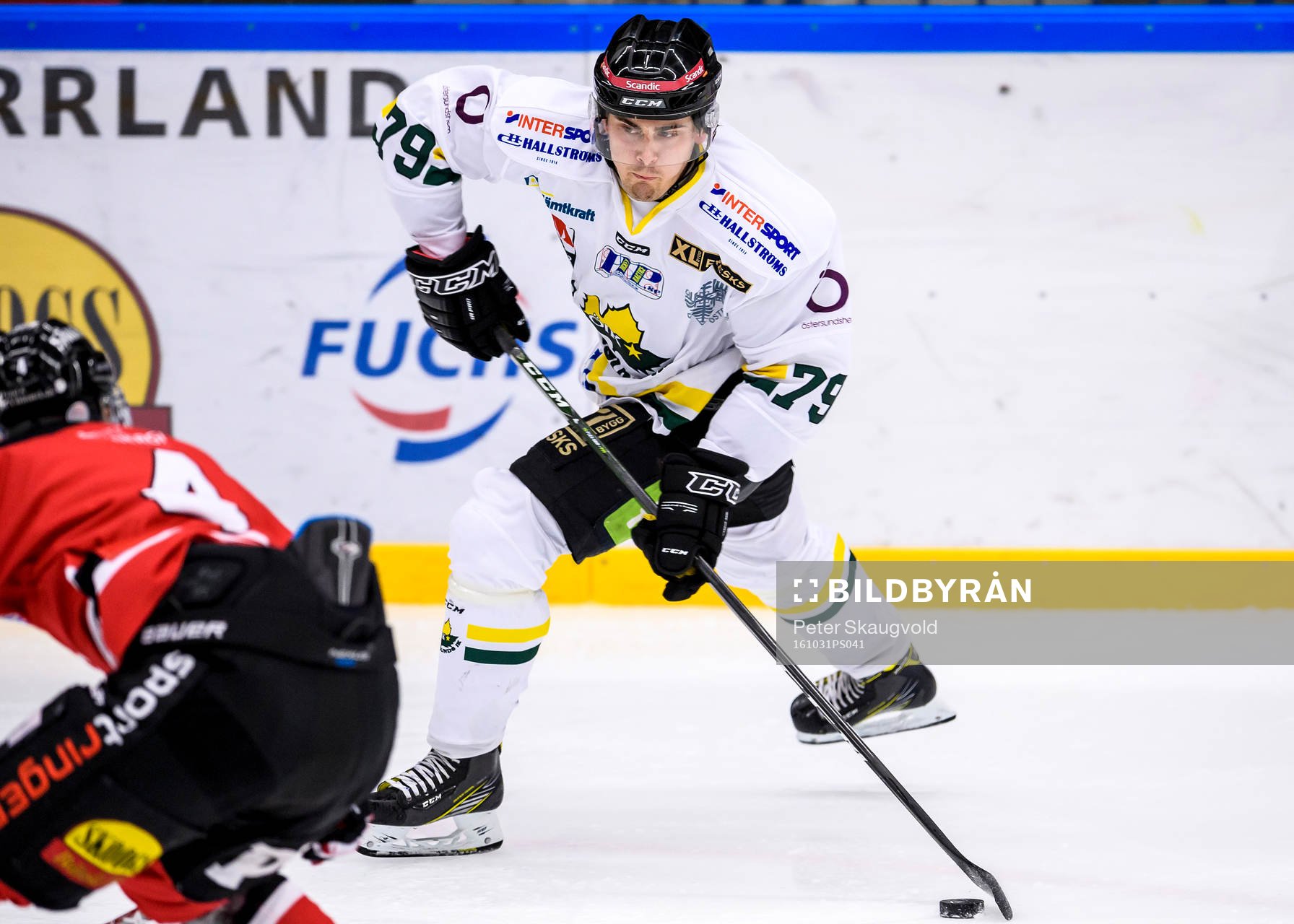 Östersunds David Lillieström-Karlsson tar skott