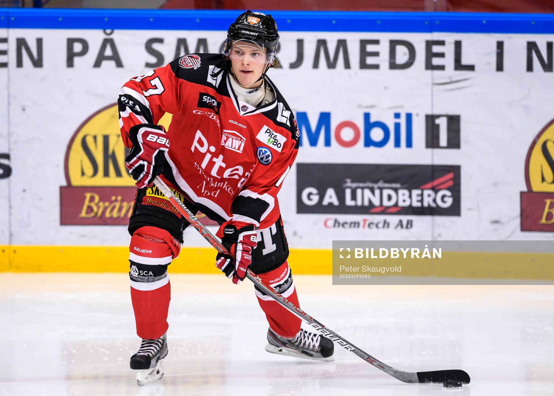 Piteås Isak Pantzare med pucken