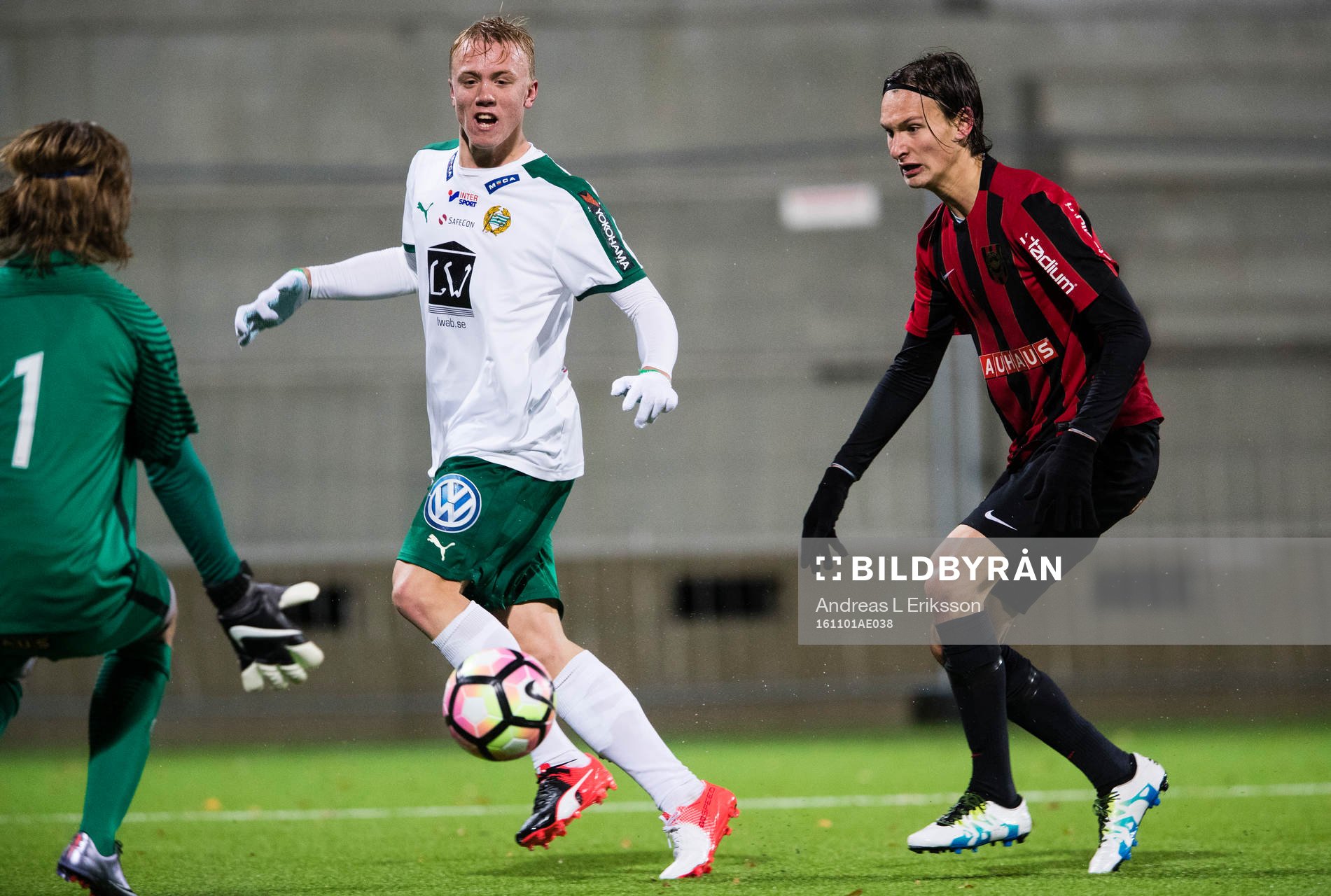 Hammarbys Isac Lidberg skjuter 0-4 bakom Brommapojkarnas