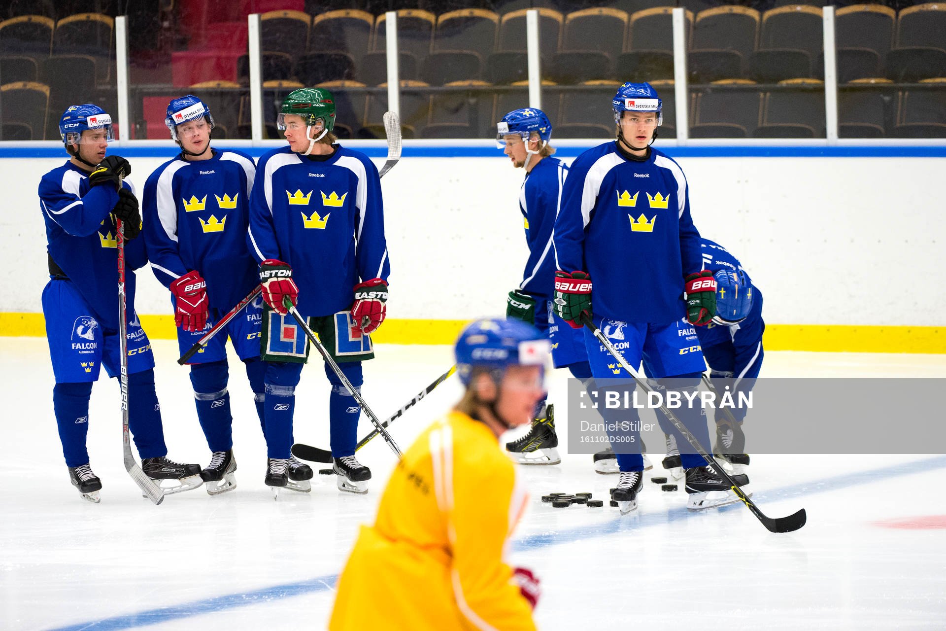 Sveriges Kristoffer Gunnarsson framför några av sina