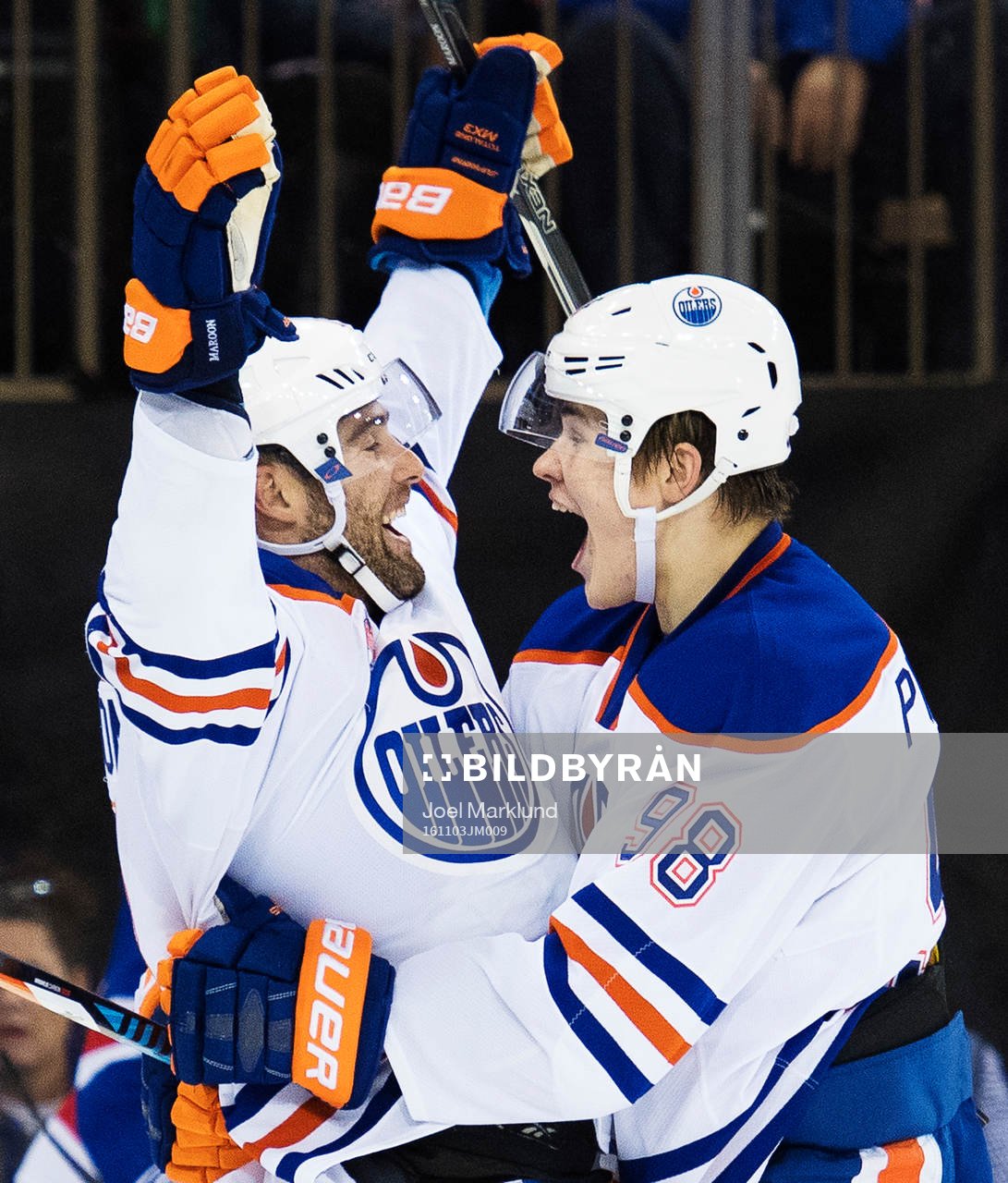 Edmontons Patrick Maroon och Jesse Puljujärvi jublar
