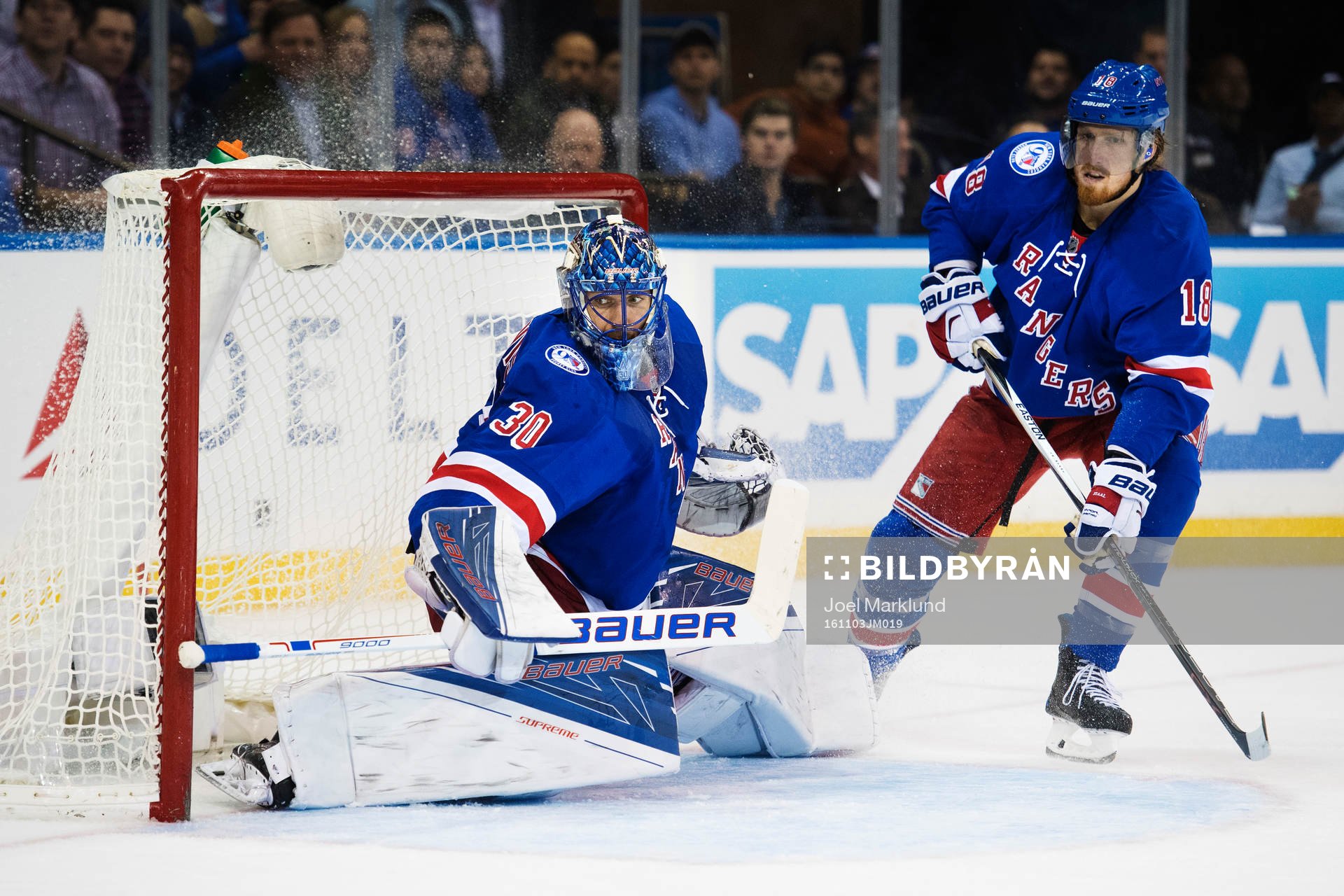 New Yorks målvakt Henrik Lundqvist och Marc Staal