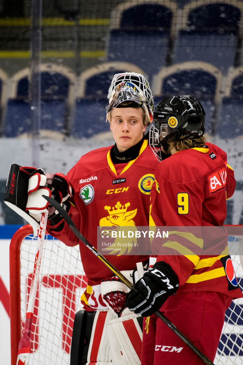 Skånes målvakt Anton Andersson och Linus Hallberg deppar