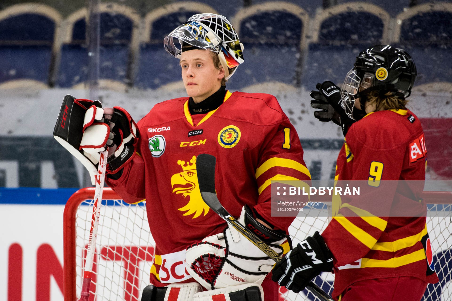 Skånes målvakt Anton Andersson och Linus Hallberg deppar