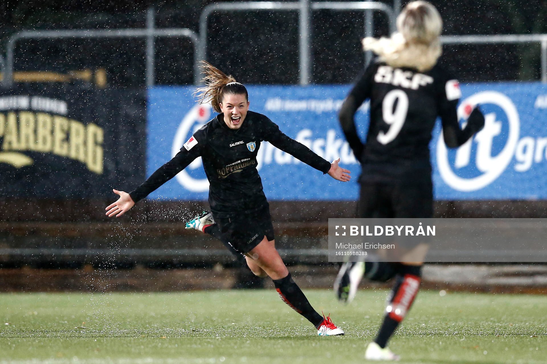 Göteborgs Pauline Hammarlund  jublar