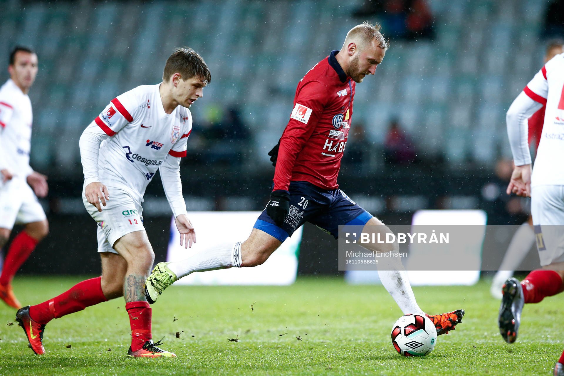 Assyriskas Fredrik Holster och Örgrytes Niklas Klingberg