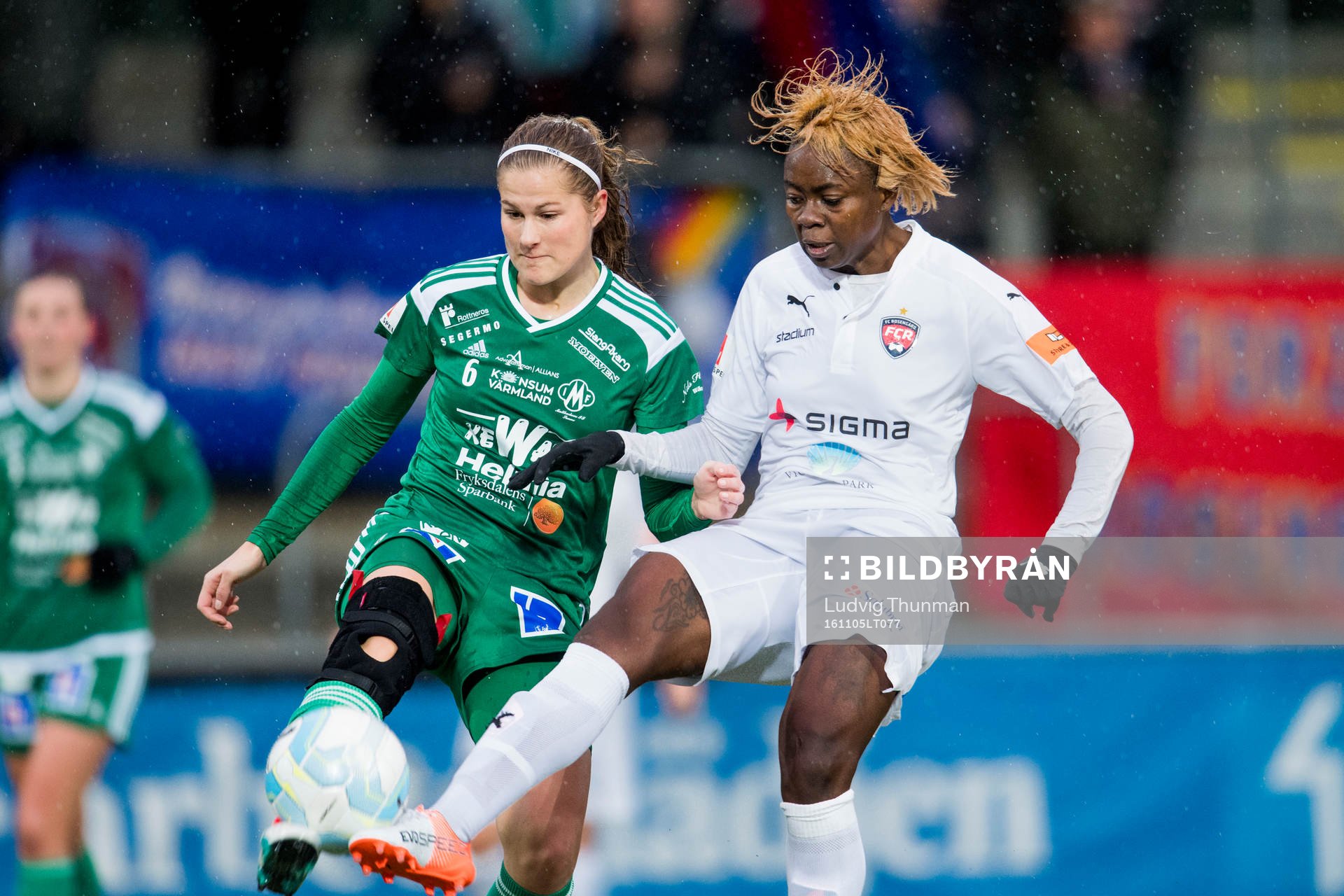 Mallbackens Sarah Bergmanoch Rosengårds Gaëlle Enganamouit