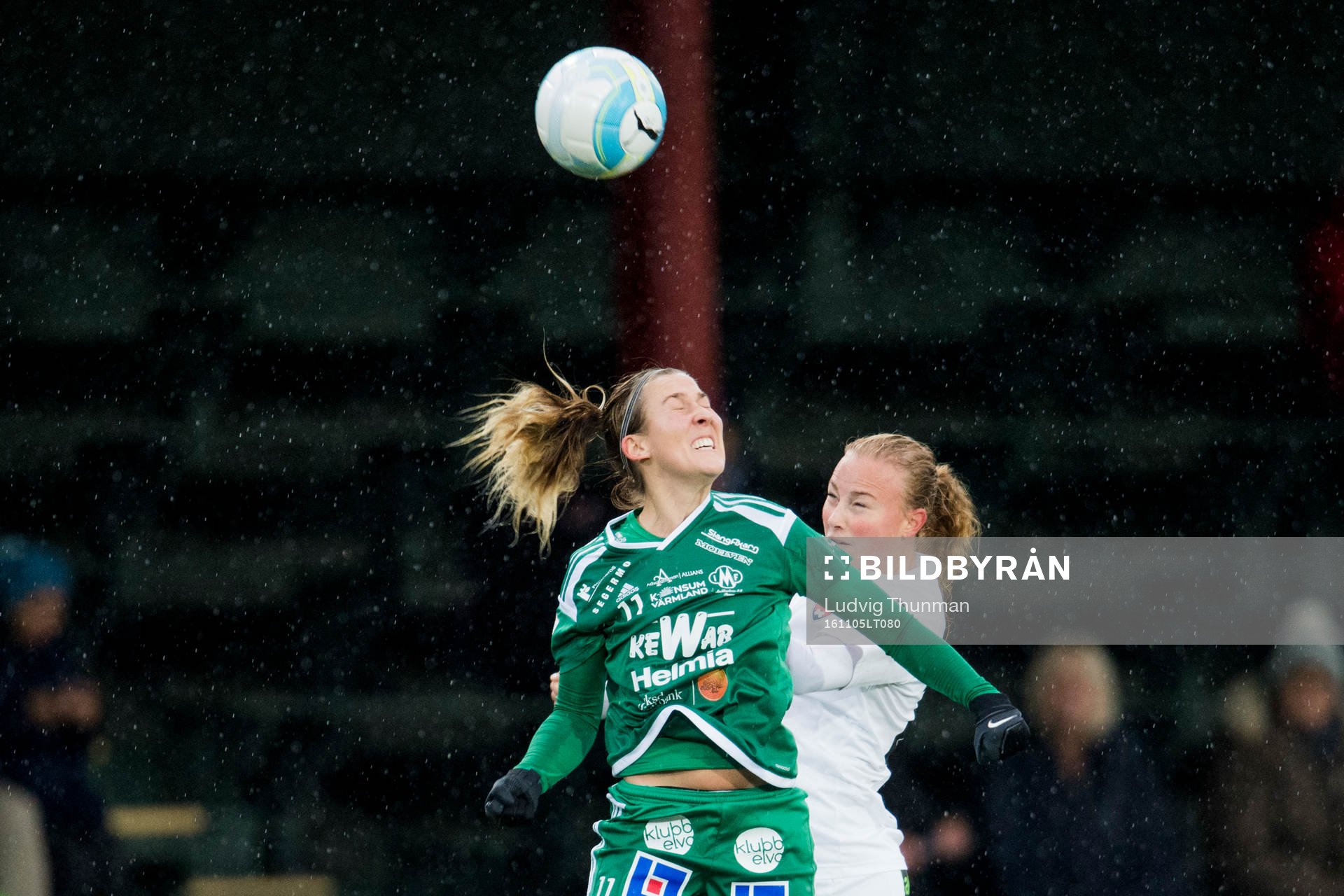 Mallbackens Kirsty Yallop och Rosengårds Ebba Wieder