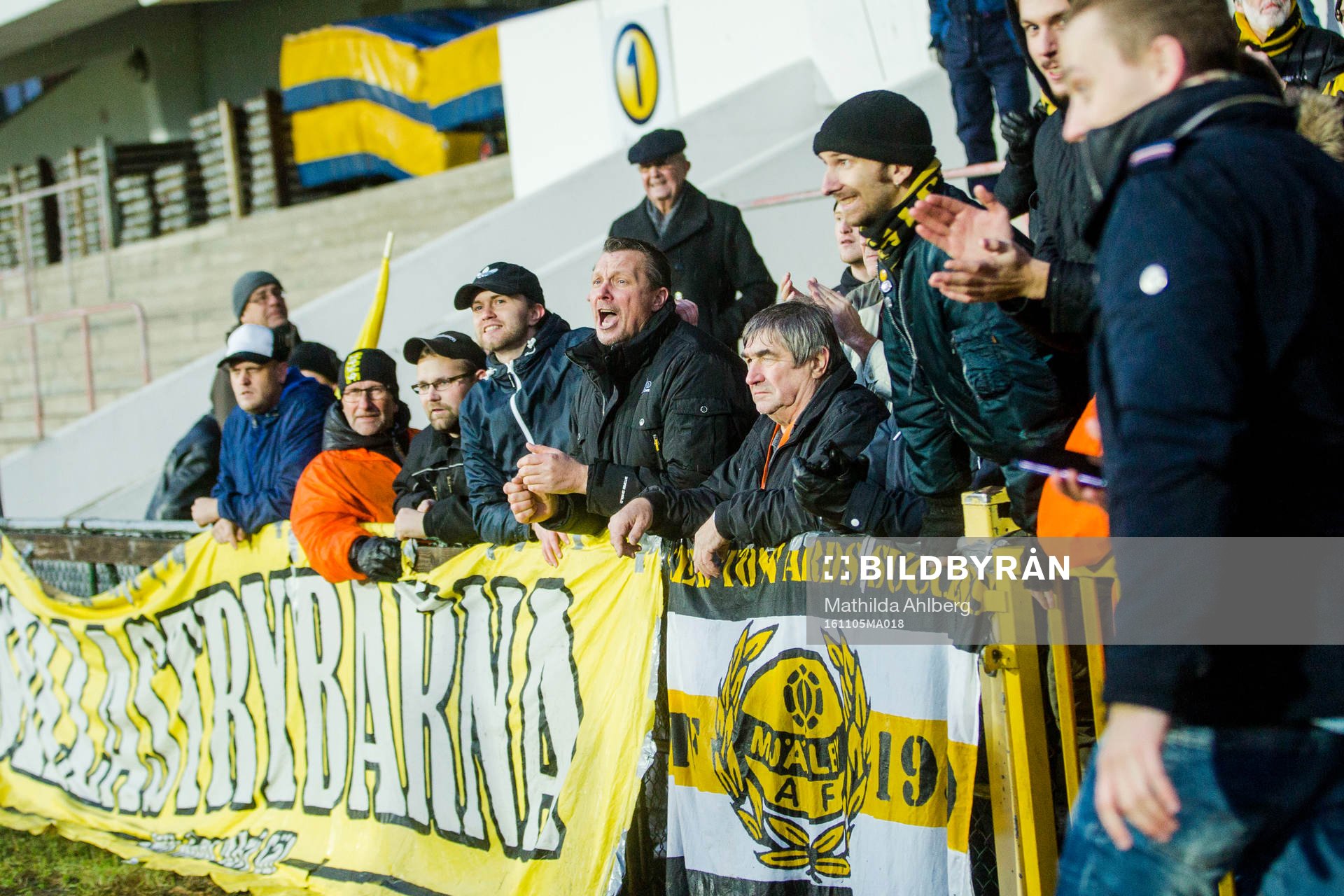 Mjällbys supportrar jublar