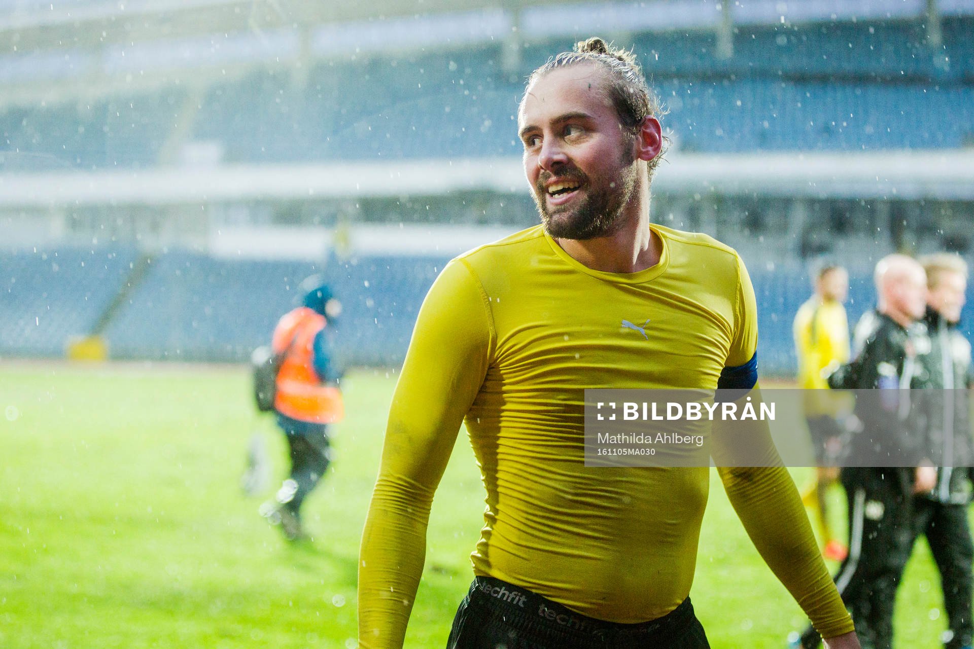 Mjällbys Adam Larsson jublar efter att Mjällbys vunnit med 3-0 i fotbollsmatchen i Division 1 mellan Prespa Birlik och Mjällby den 5 november 2016 i Malmö.