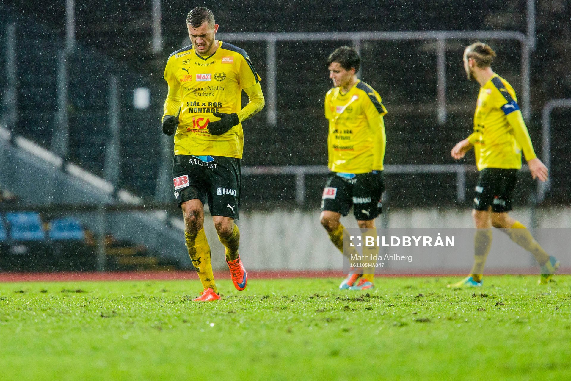 Mjällbys Albert Ejupi deppar