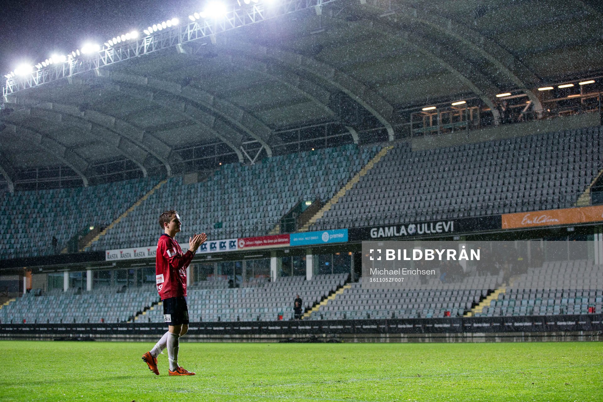 Örgrytes Jakob Lindström tackar publiken