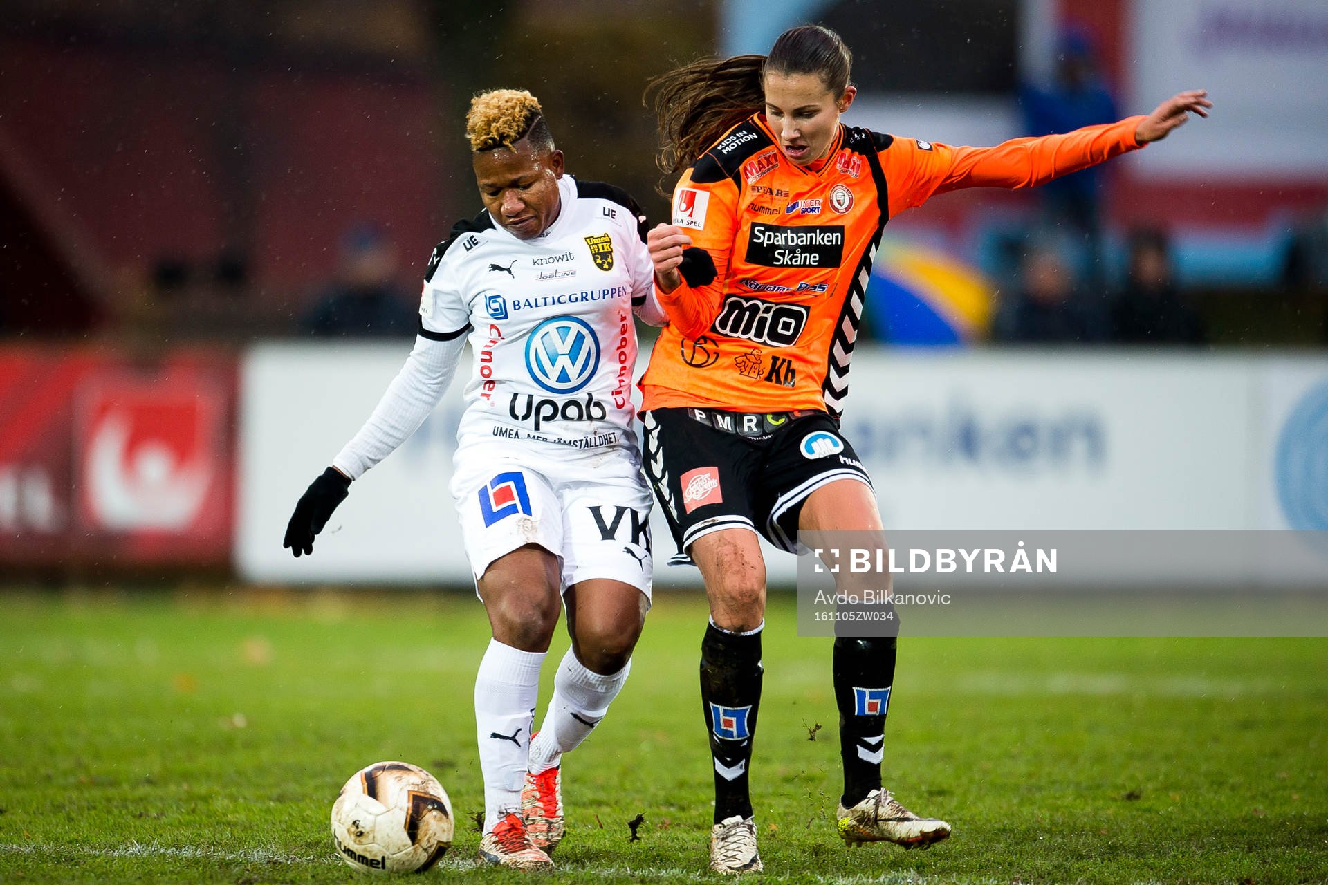 Kristianstads Nellie Karlsson och Umeås Rita Chikwelu