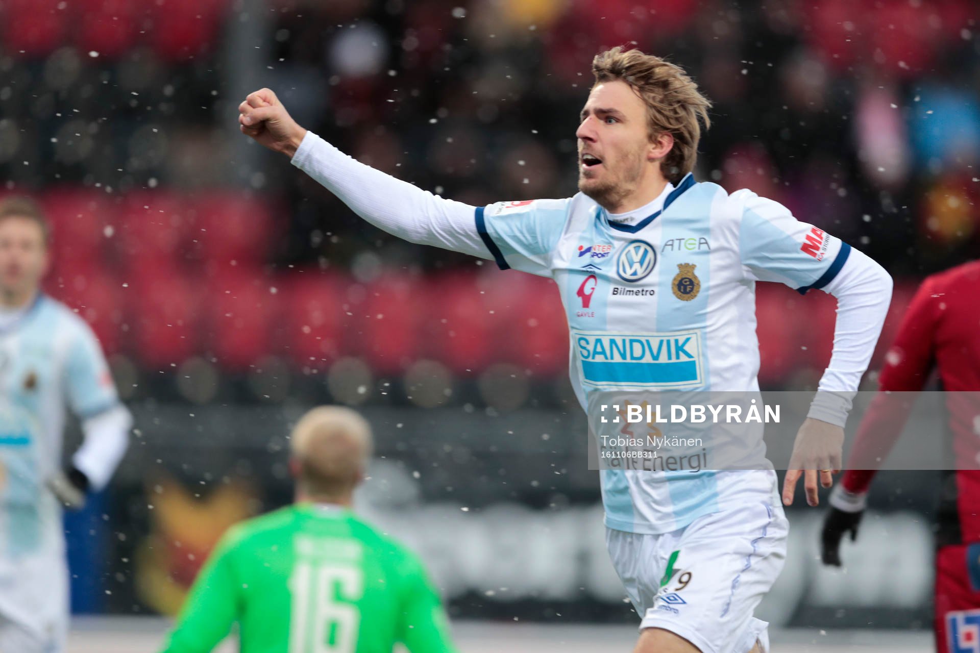 Gefles Johan Oremo jublar efter att han gjort 0-2 under fotbollsmatchen i Allsvenskan mellan Östersund och Gefle den 26 oktober 2016 i Östersund.