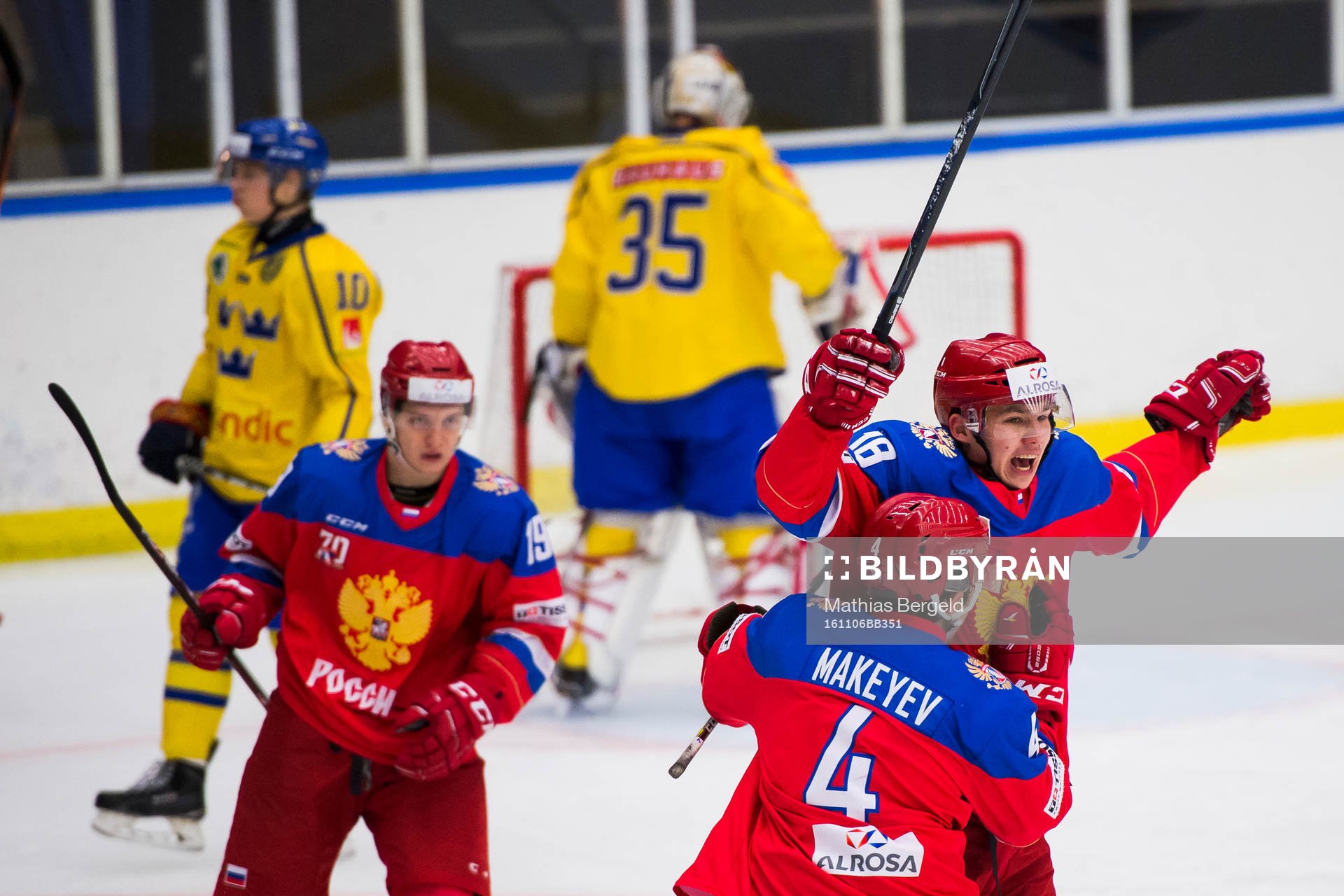 Rysslands Nikita Makeev jublar med Nikolai Chebykin