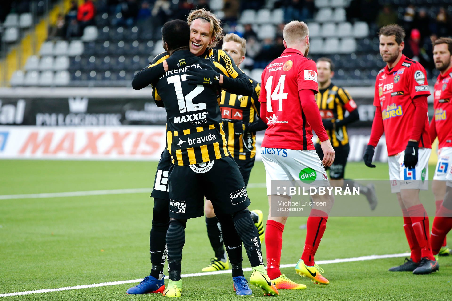 Häckens Rasmus Schuller jublar