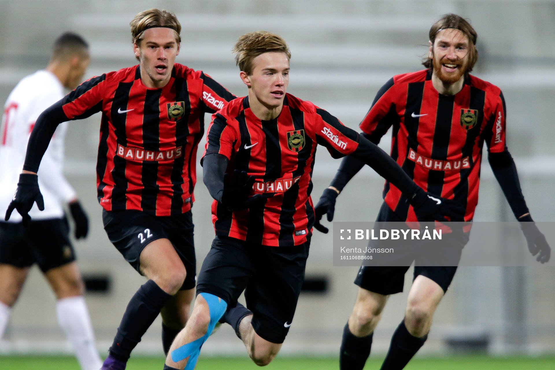 Brommapojkarnas Jakob Ortmark jublar