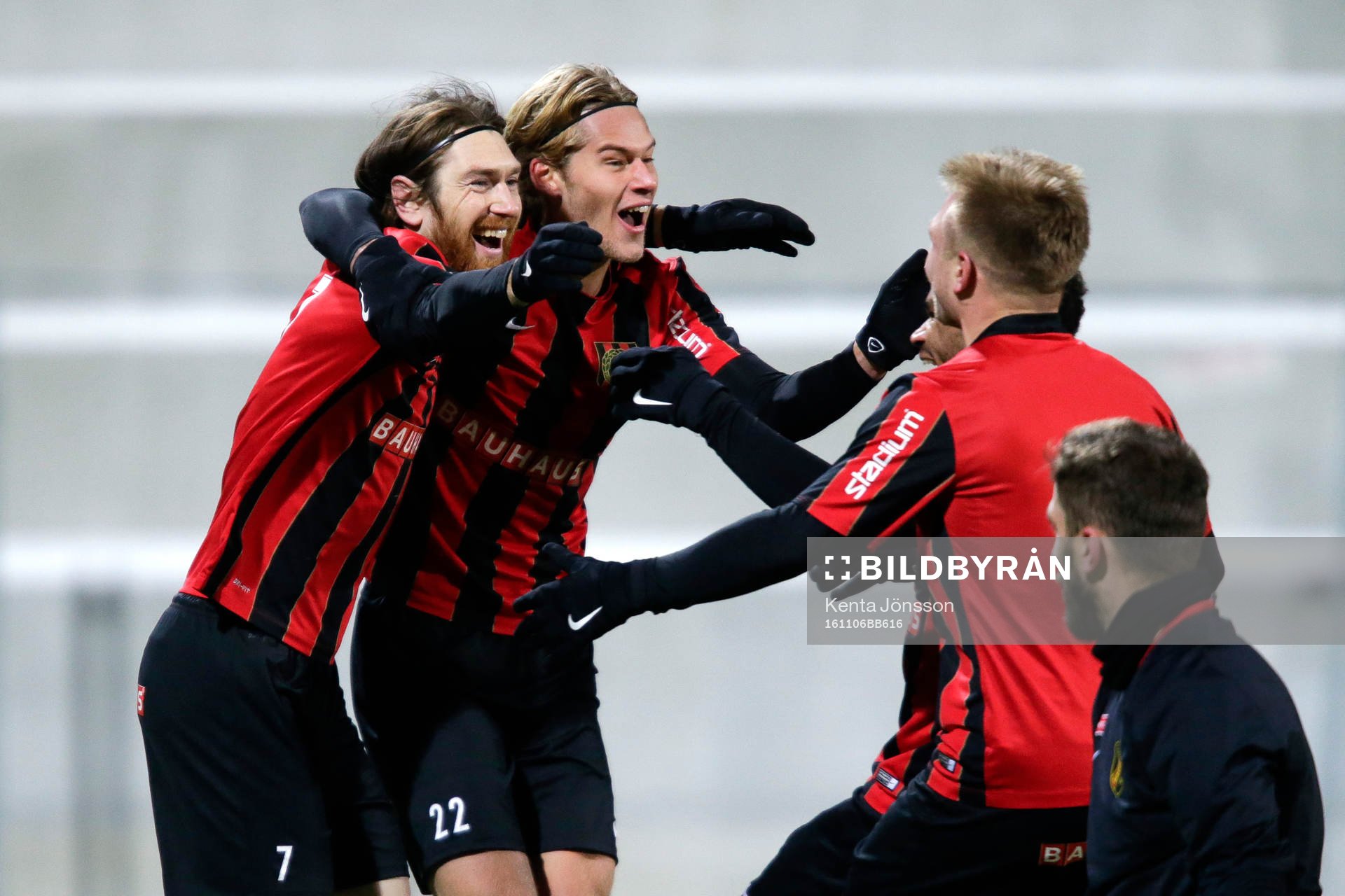 Brommapojkarnas Markus Gustafsson och Felix Beijmo jublar