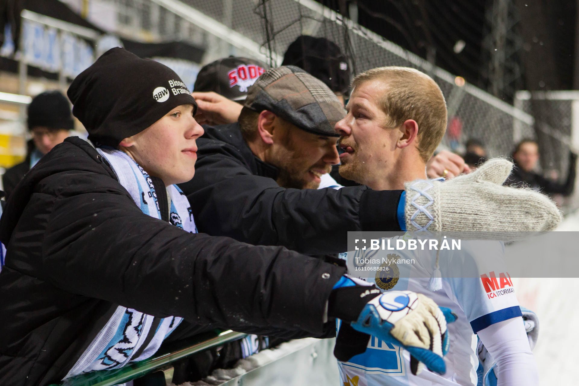 Gefles supportrar tackar Jonas Lantto
