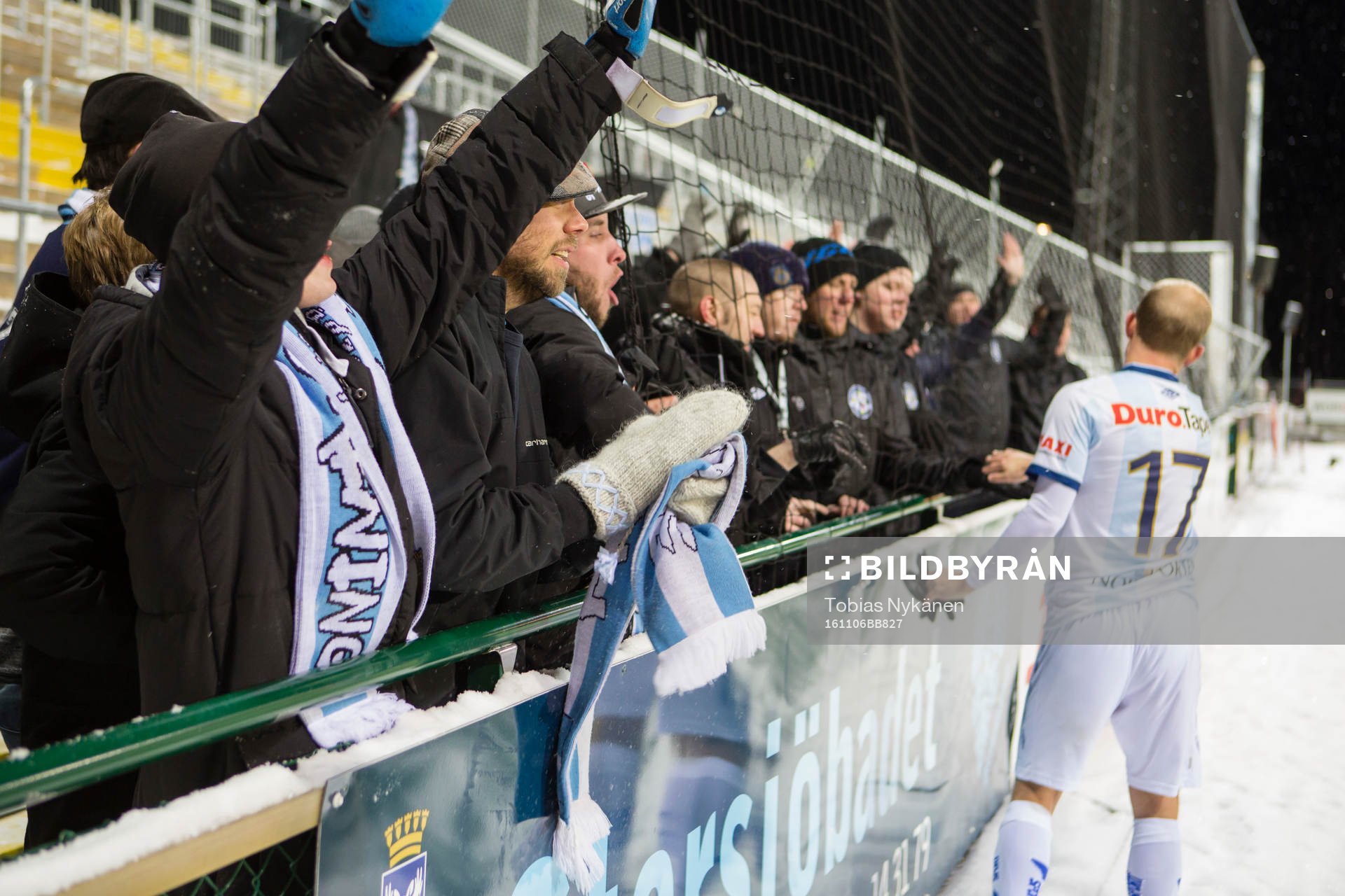 Gefles supportrar tackar Jonas Lantto