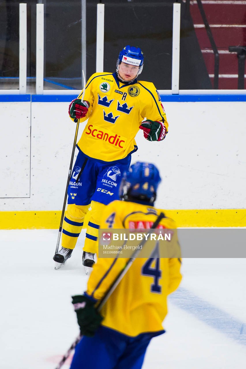 Sveriges Carl Grundström jublar
