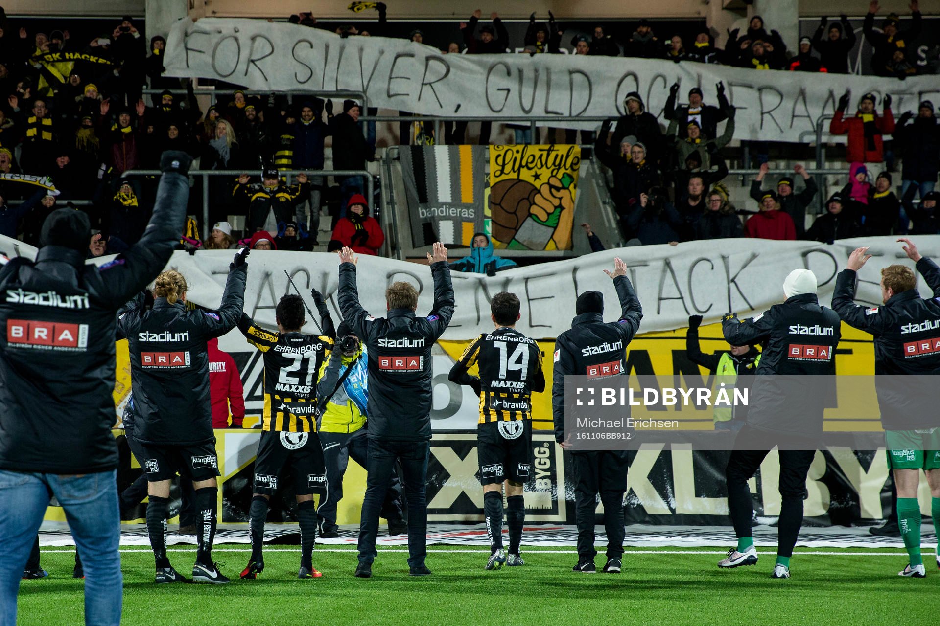 Häckens klack tackar och hyllar tränare Peter Gerhardsson