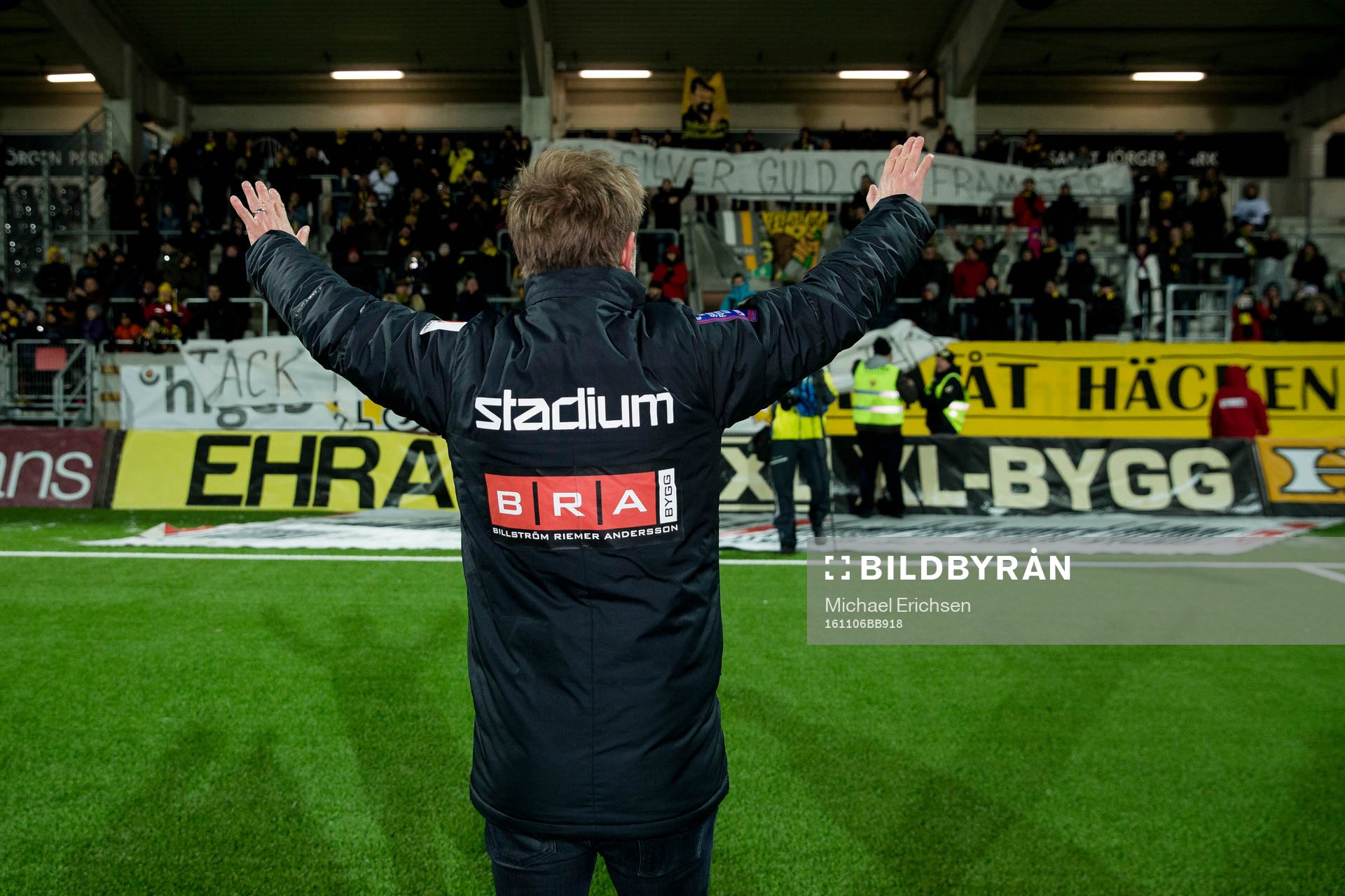 Häckens klack tackar och hyllar tränare Peter Gerhardsson
