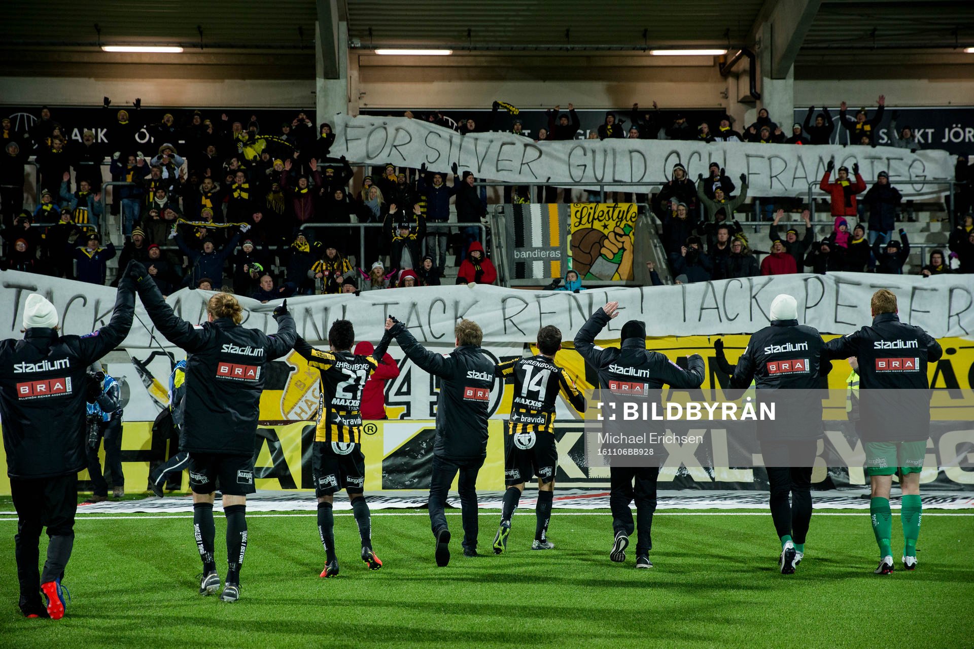 Häckens klack tackar och hyllar tränare Peter Gerhardsson