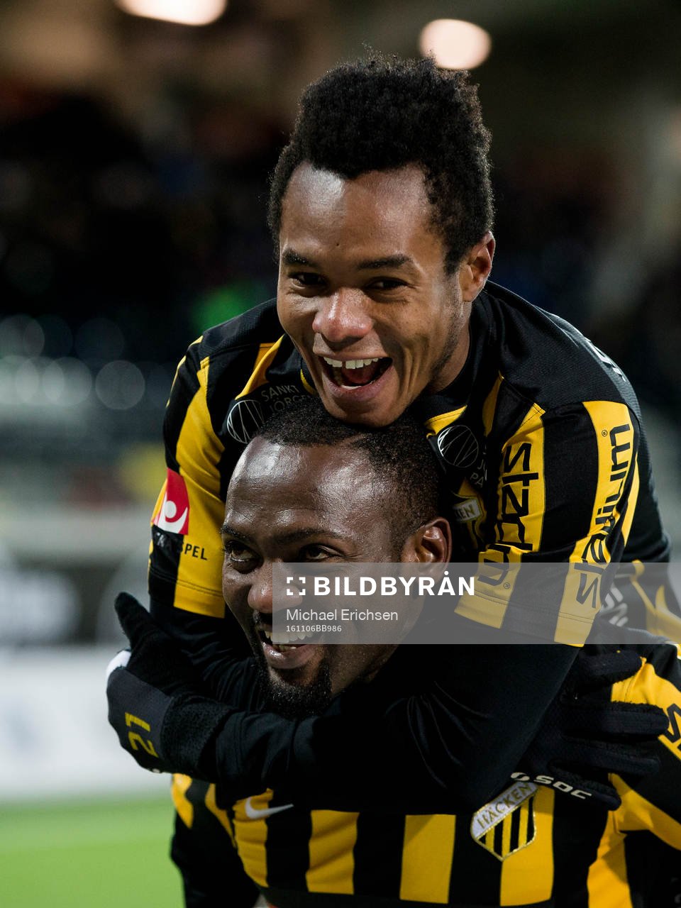 Häckens John Owoeri jublar med Nasiru Mohammed