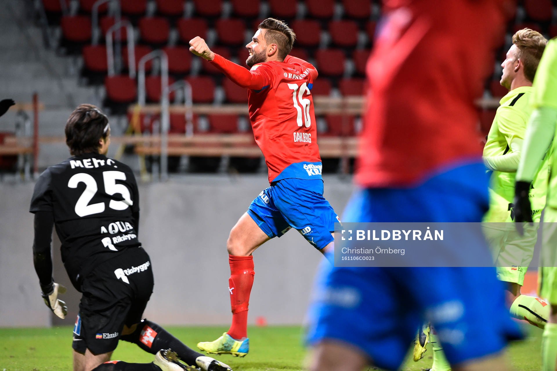 Helsingborgs Mikael Dahlberg  jublar