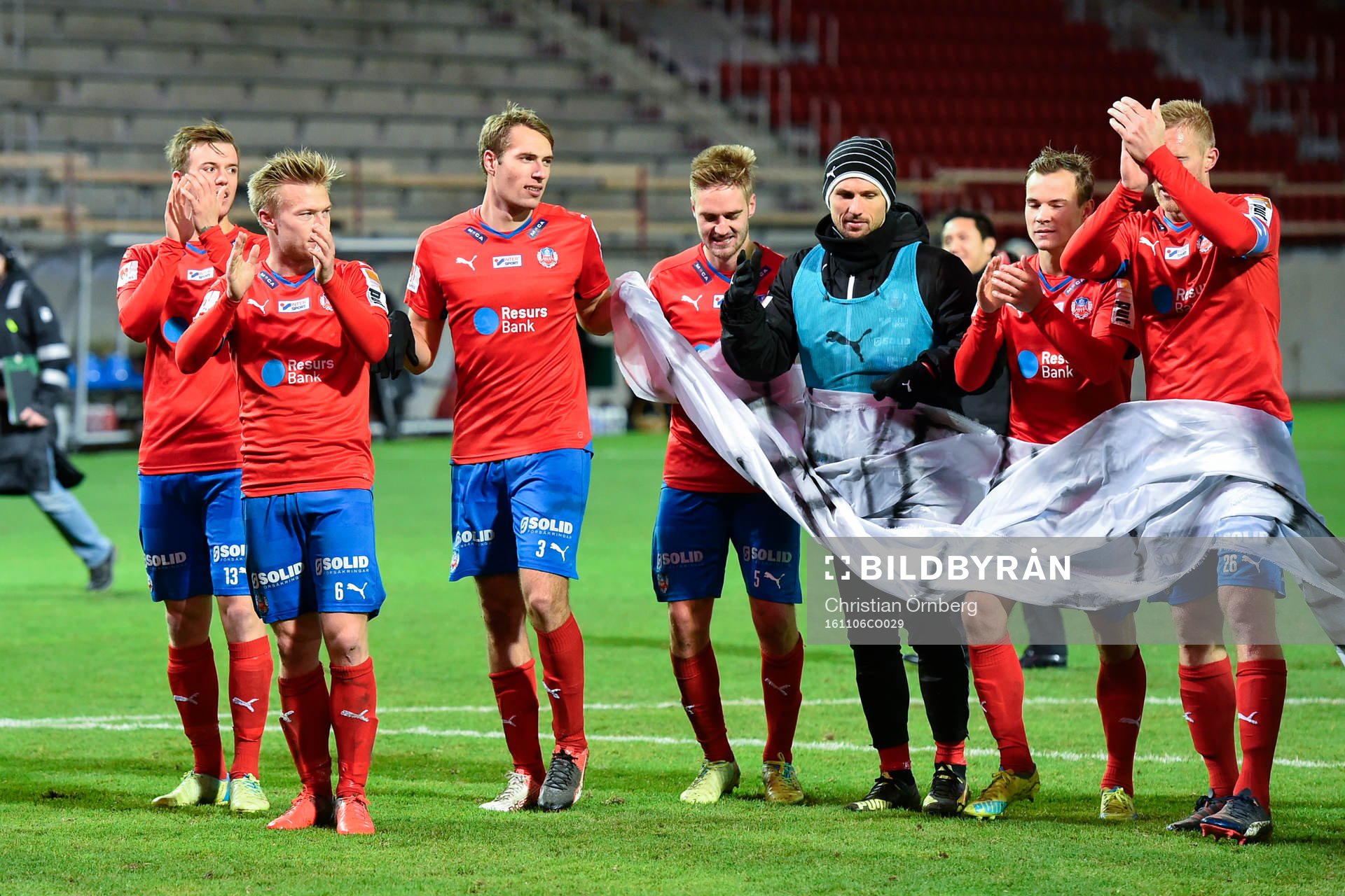 Helsingborgs spelare tackar publiken