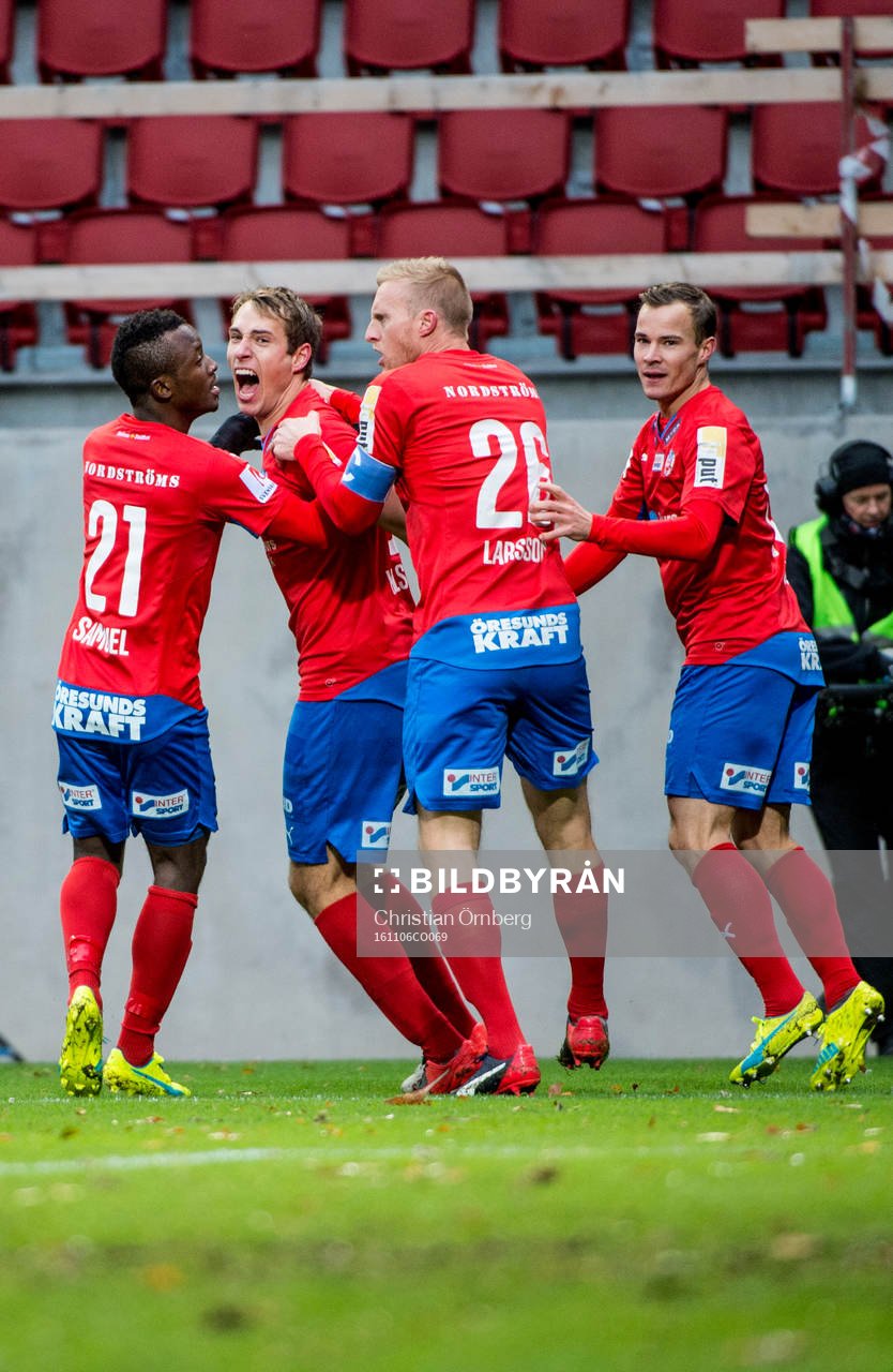 Helsingborgs Monday Samuel, Frederik Helstrup Jensen, Peter Larsson och Anton Wede jublar efter 1-0 under fotbollsmatchen i Allsvenskan mellan Helsingborg och Jönköping den 6 november 2016 i Helsingborg.