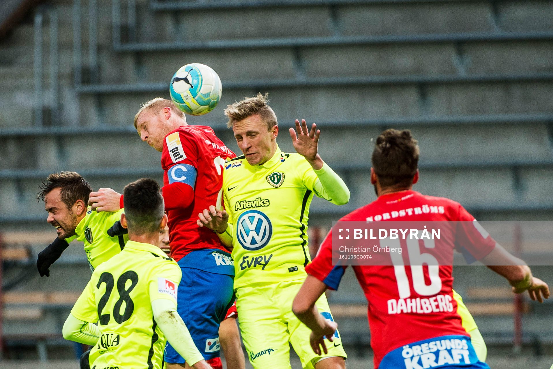 Helsingborgs Peter Larsson i nickduell med Jönköpings