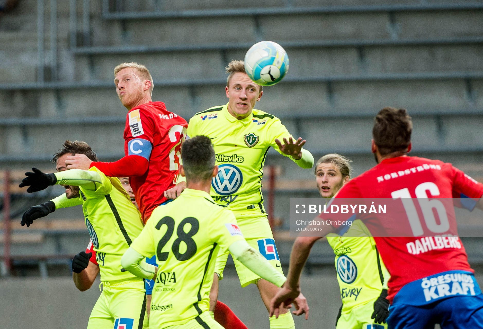 Helsingborgs Peter Larsson i nickduell med Jönköpings