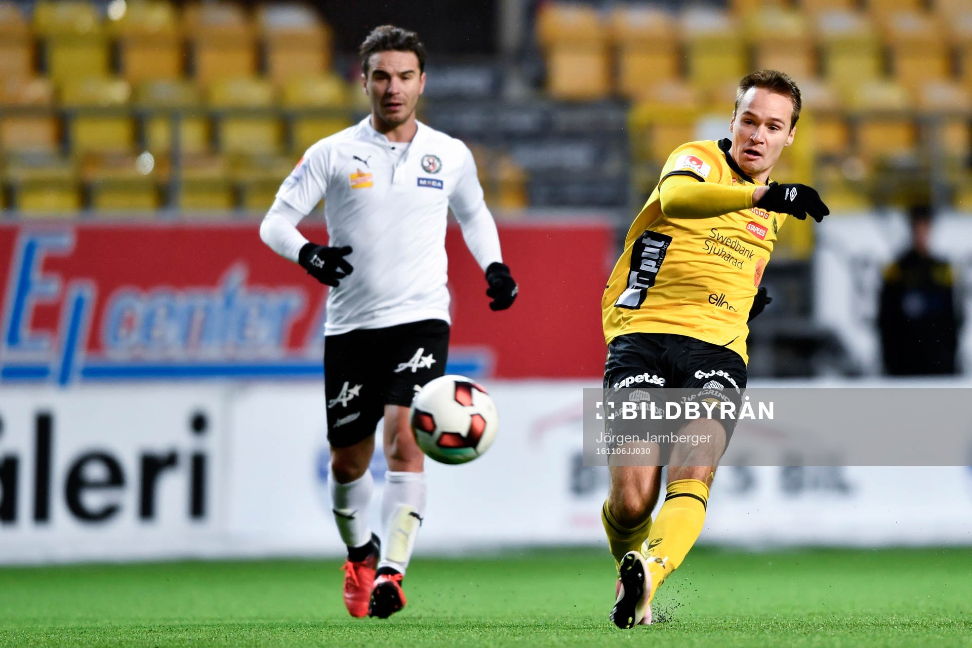 Elfsborgs Viktor Prodell under fotbollsmatchen i Allsvenskan mellan Elfsborg och Örebro den 6 november 2016 i BORÅS.