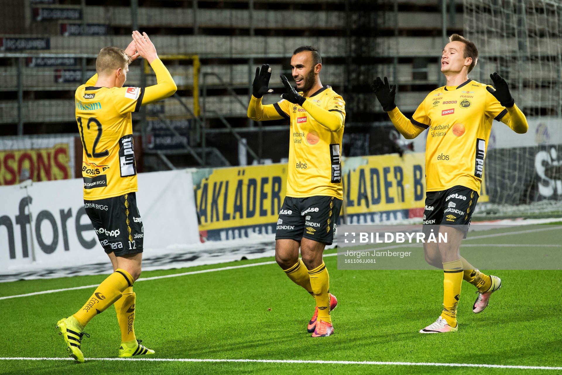 Elfsborgs Issam Jebali (mitt i bild) jublar med Viktor