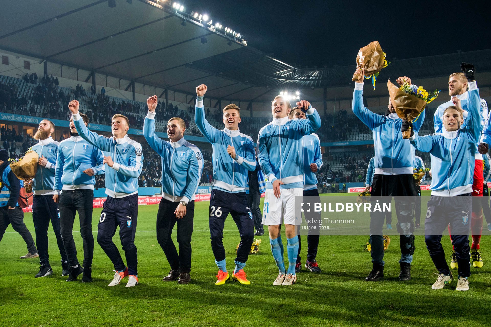 Malmö FFs spelare tackar publiken