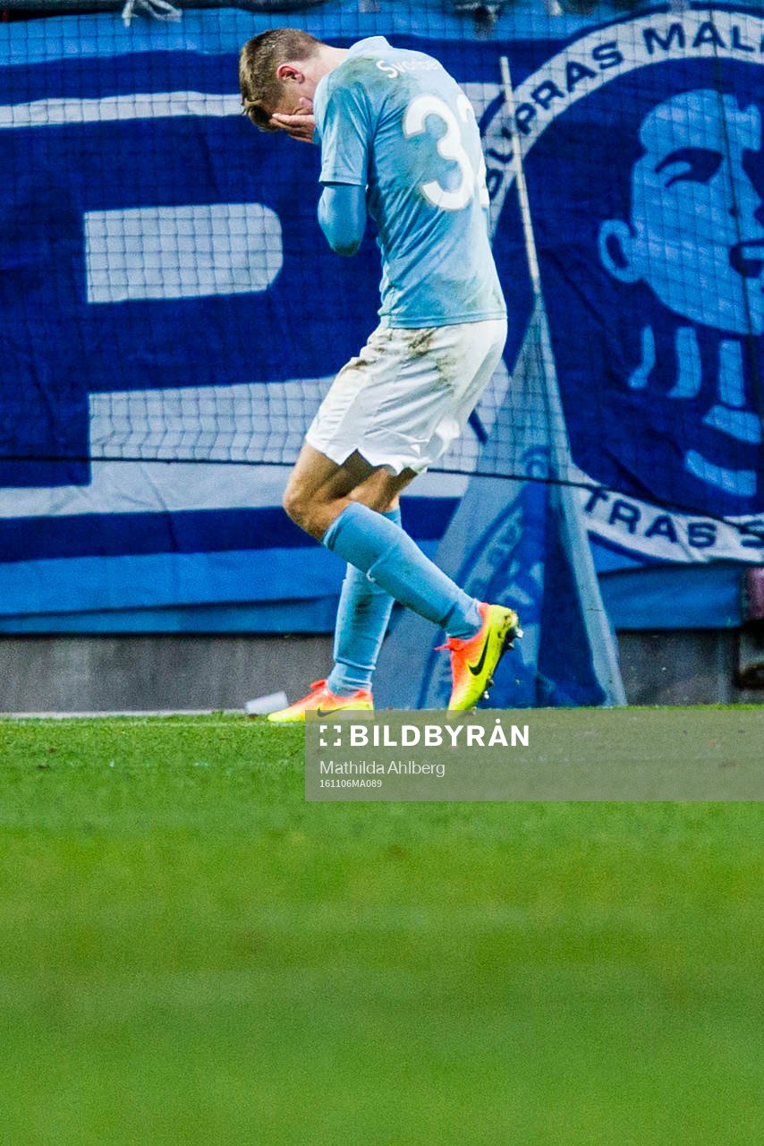 Malmö FFs Mattias Svanberg deppar