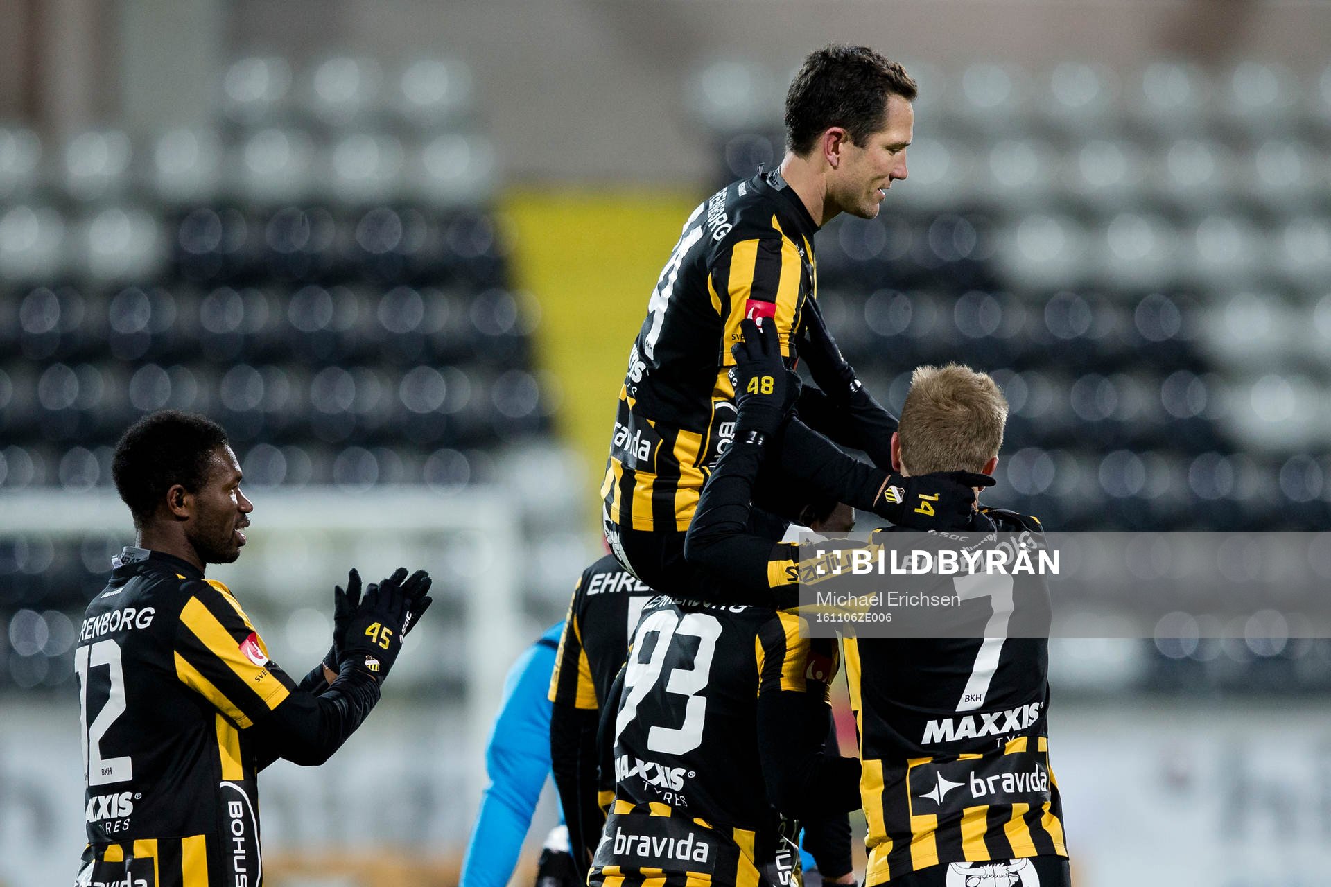 Häckens Martin Ericsson hyllas och lyfts av när han blir