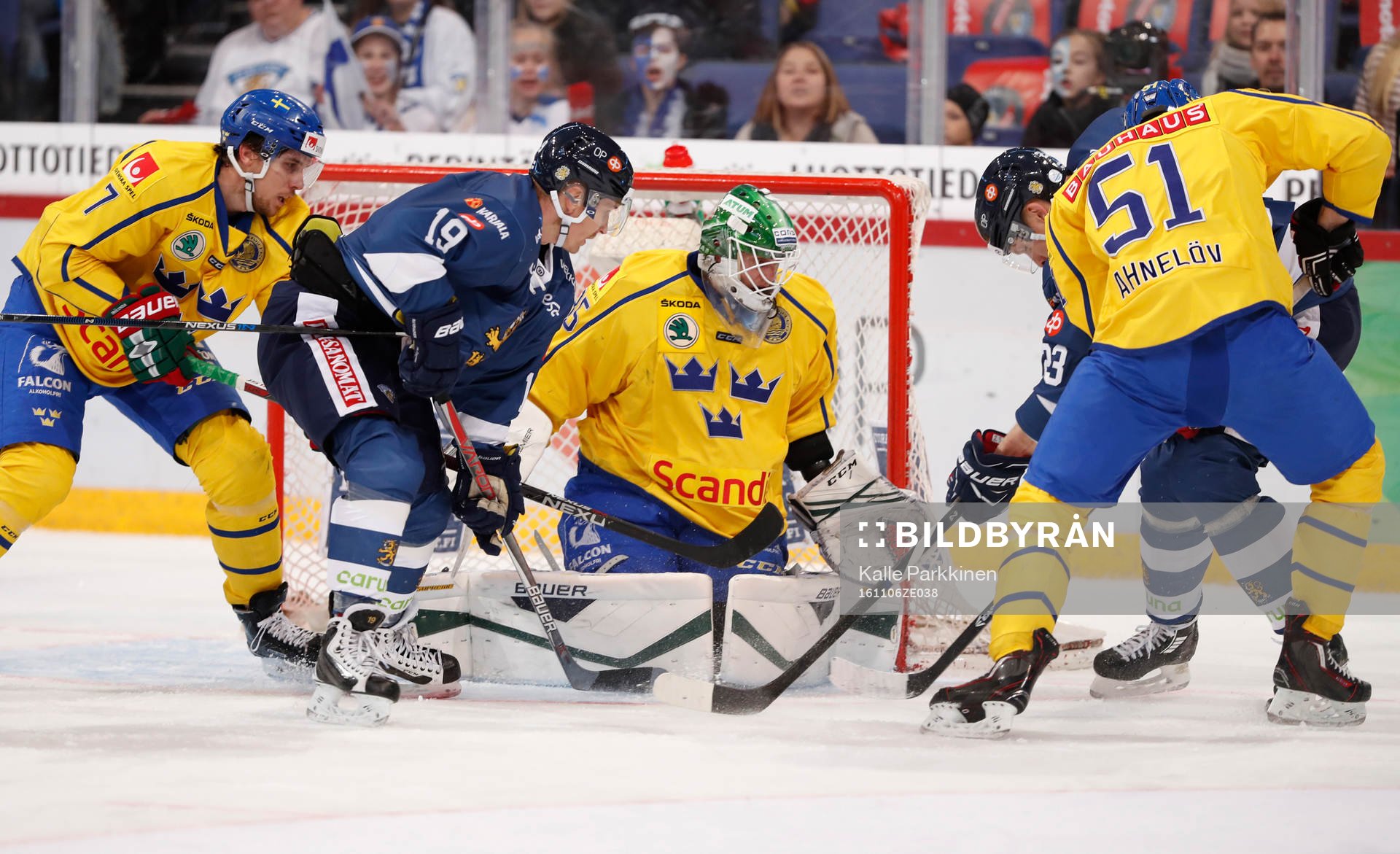 Sweden¥s Henrik Tömmernes, Finland¥s Veli-Matti
